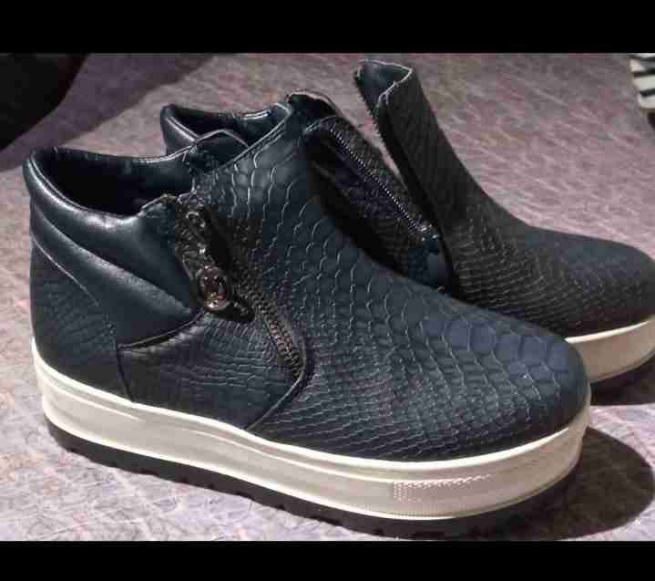 Botines negros texturizados