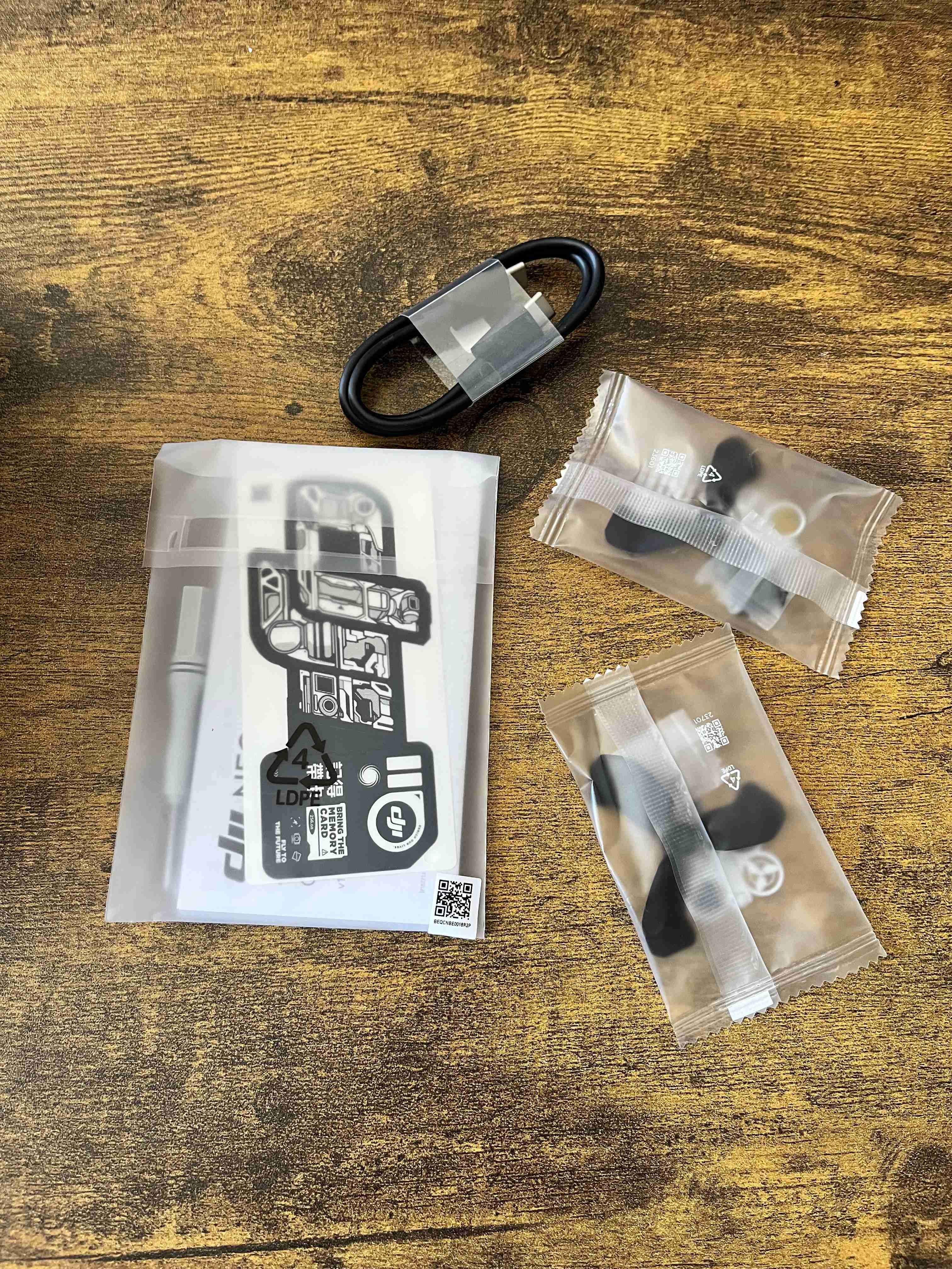 Dron DJI Neo 2 Fly Combo - miniatura 2