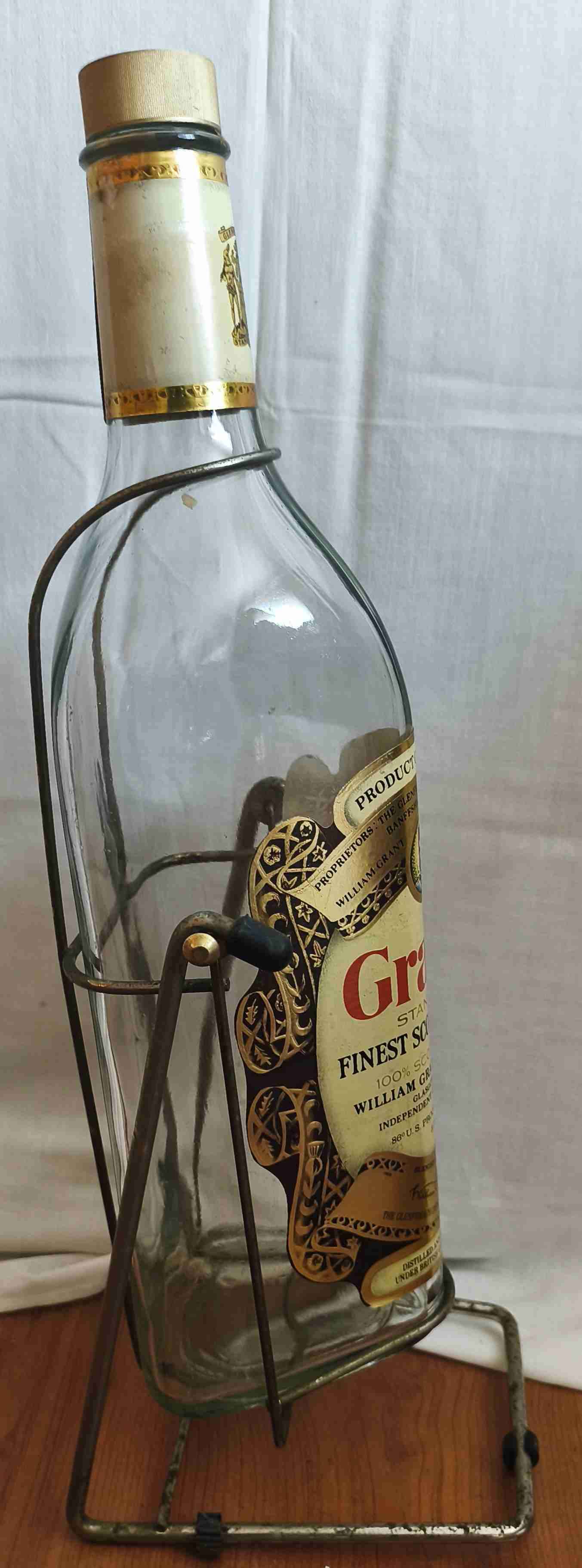 Botella vacía de whisky Grant's - miniatura 3