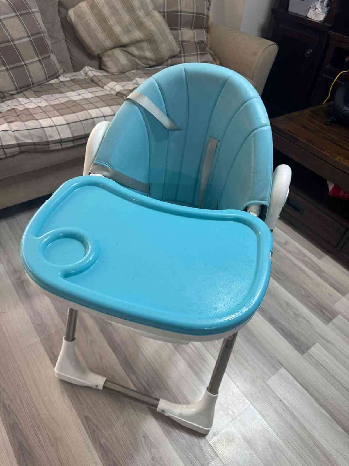 Silla alta para bebé azul
