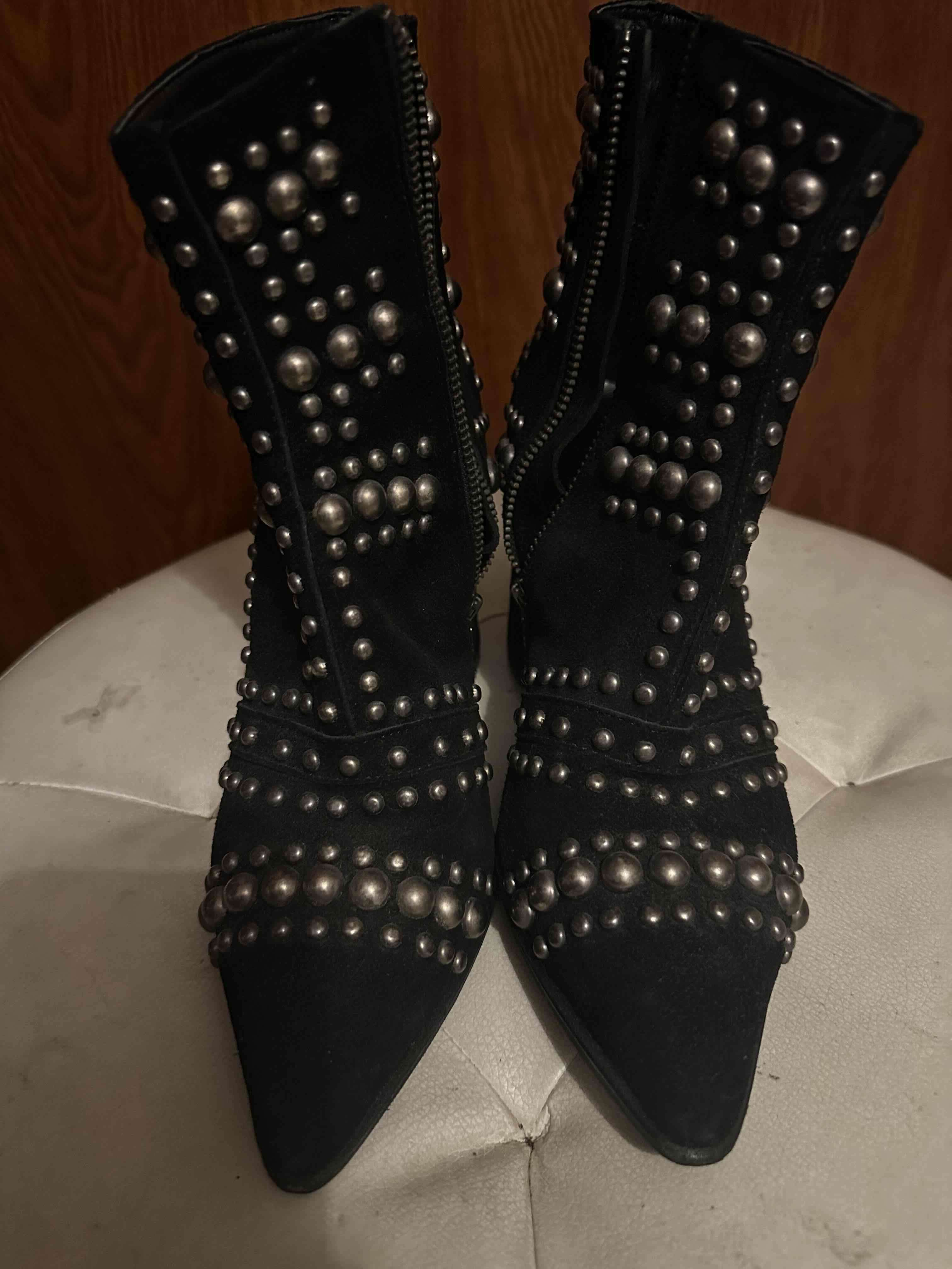Botines negros con tachuelas - miniatura 2