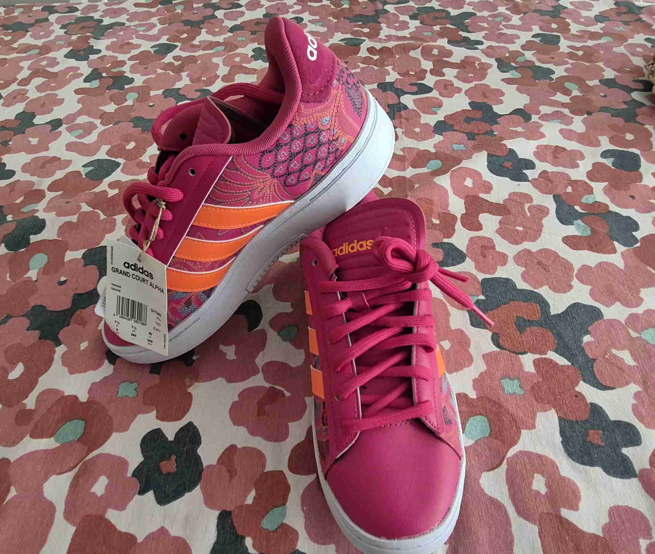 Zapatillas Adidas rosas con etiqueta - miniatura 3