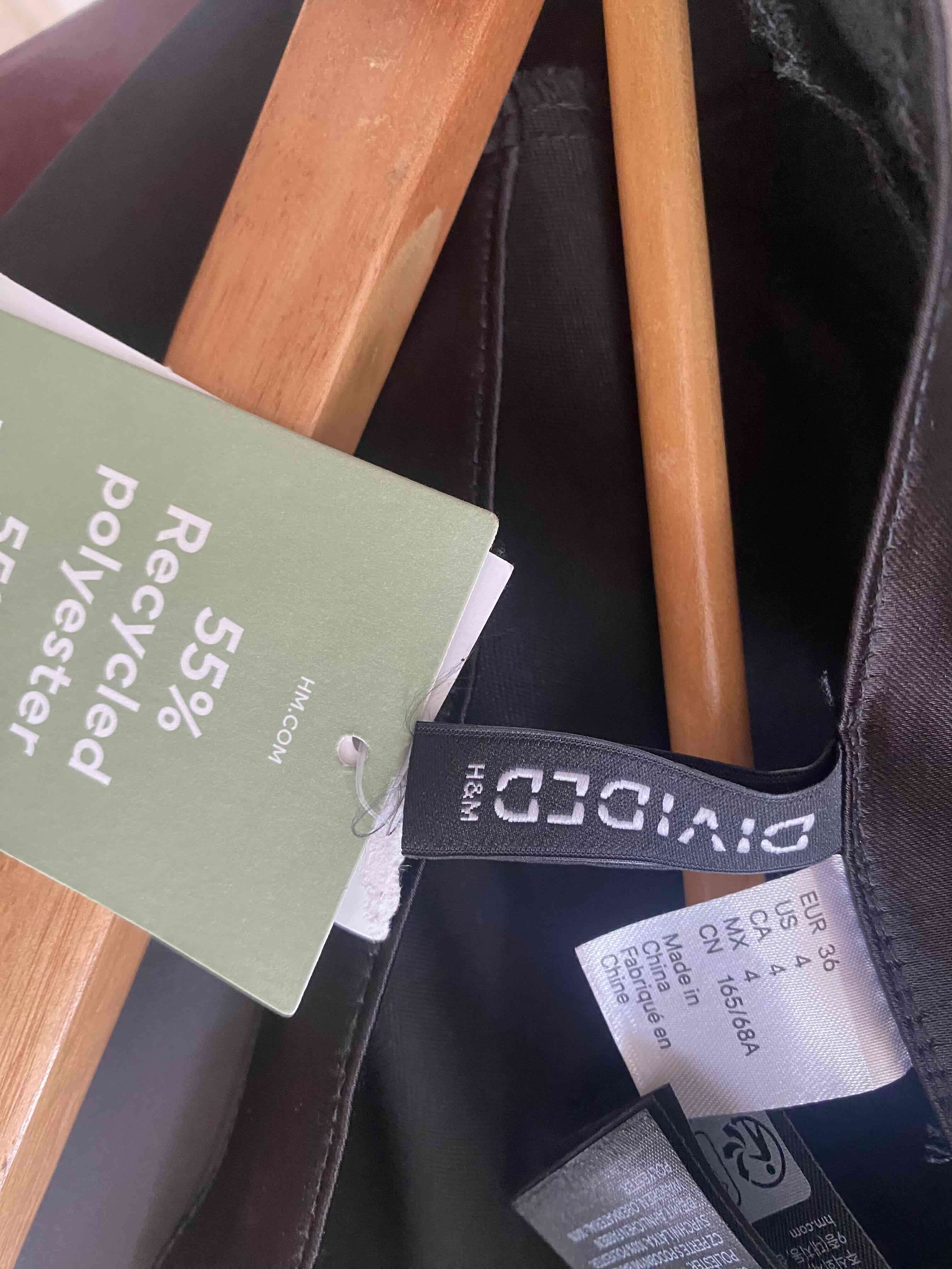 Falda midi negra elegante - miniatura 3