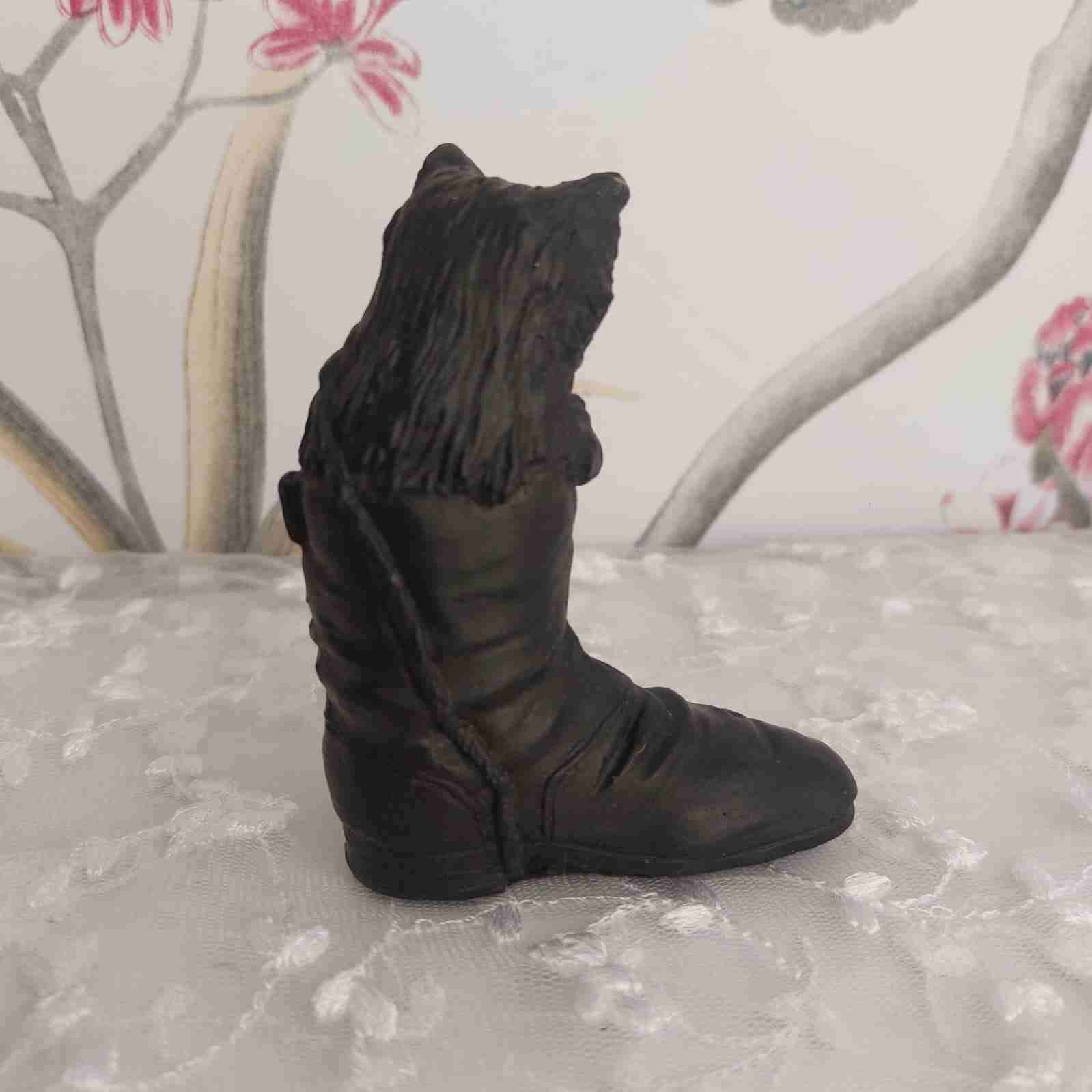 Figurilla de gato en bota - miniatura 2