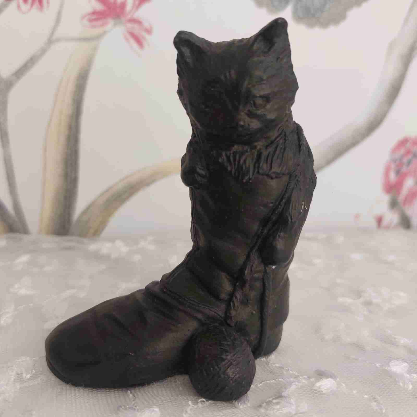 Figurilla de gato en bota - miniatura 4