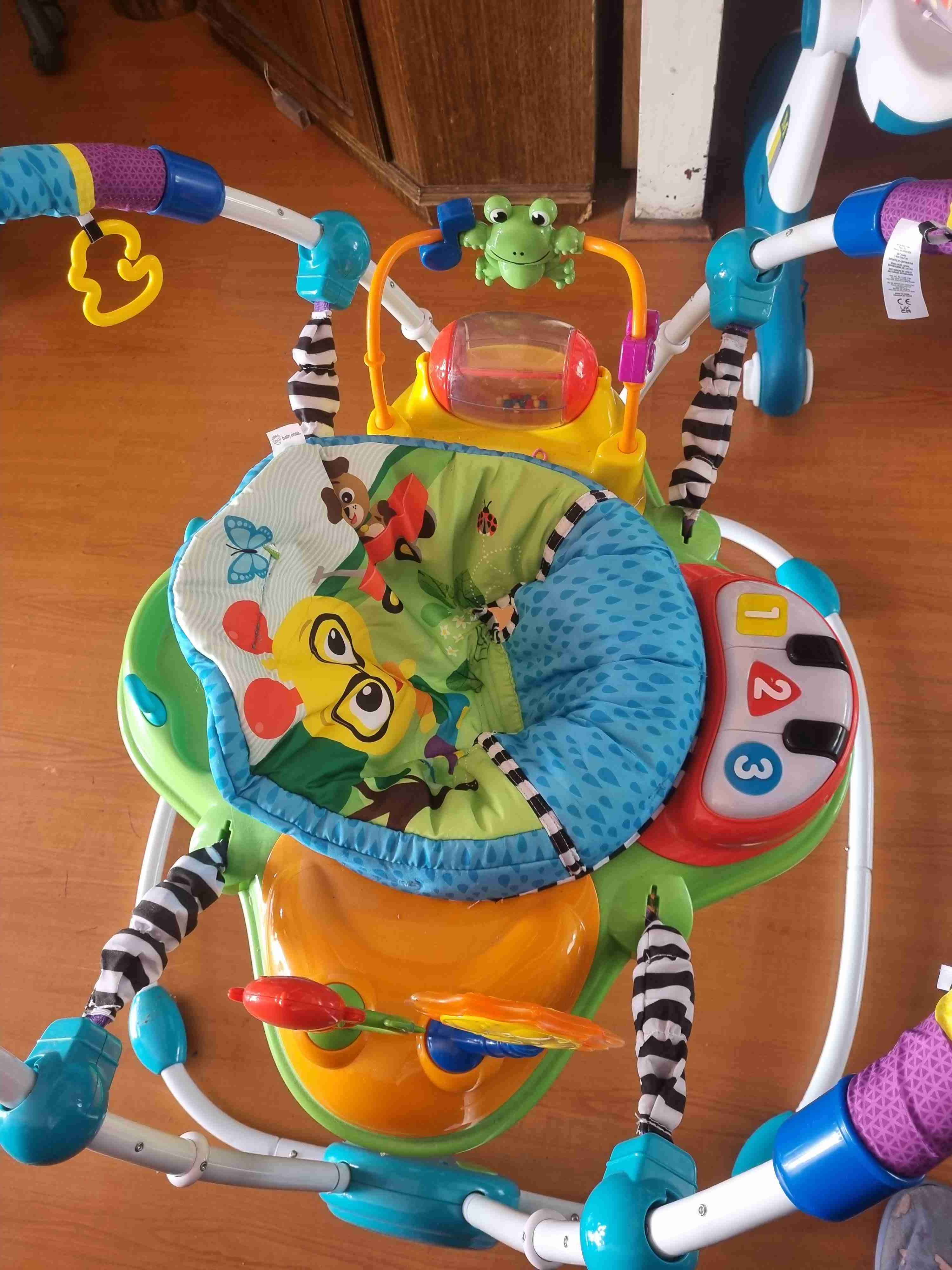 Saltador de bebé colorido - miniatura 3