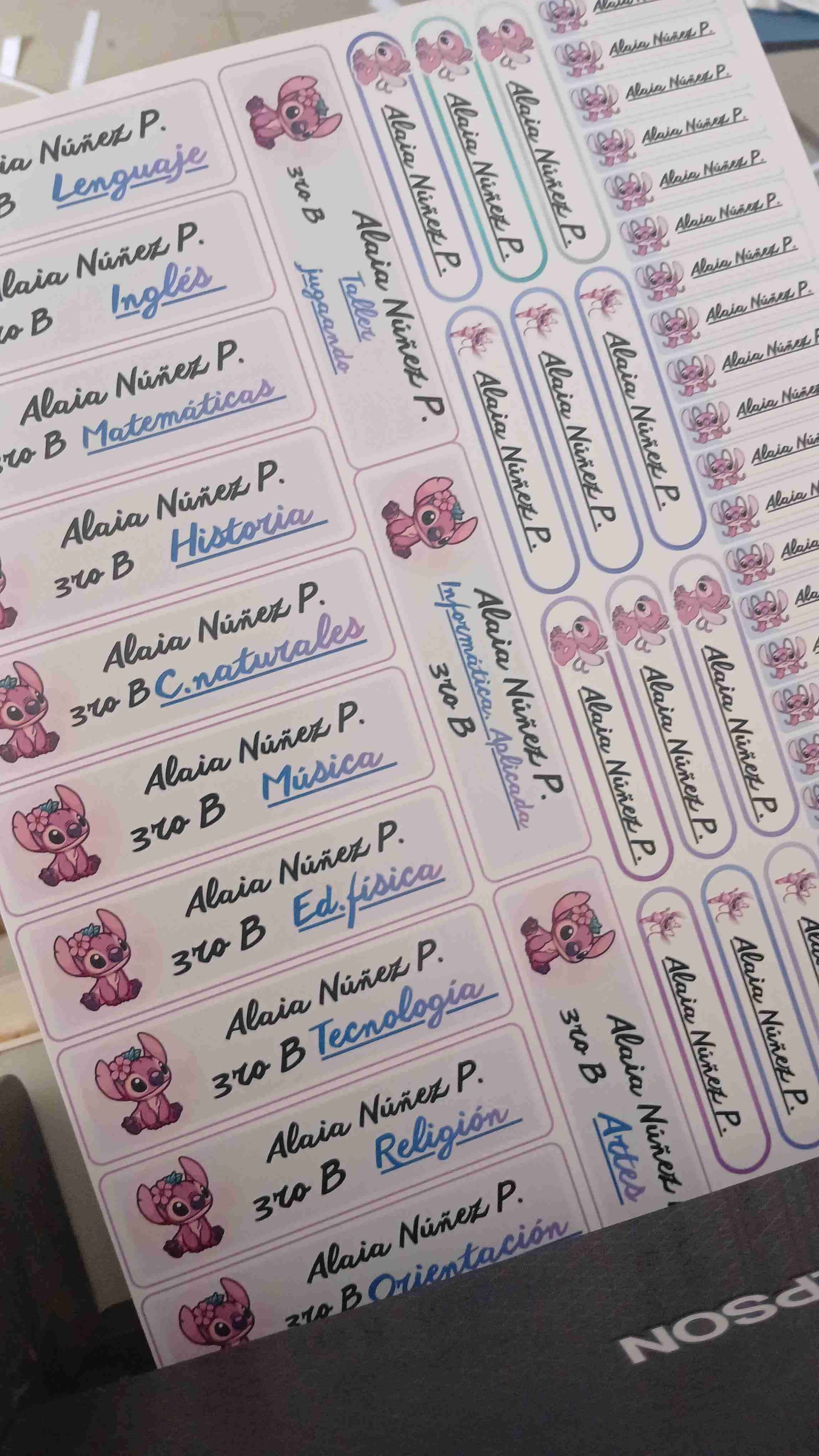 Set de etiquetas escolares Huntrix,  etc. - miniatura 4