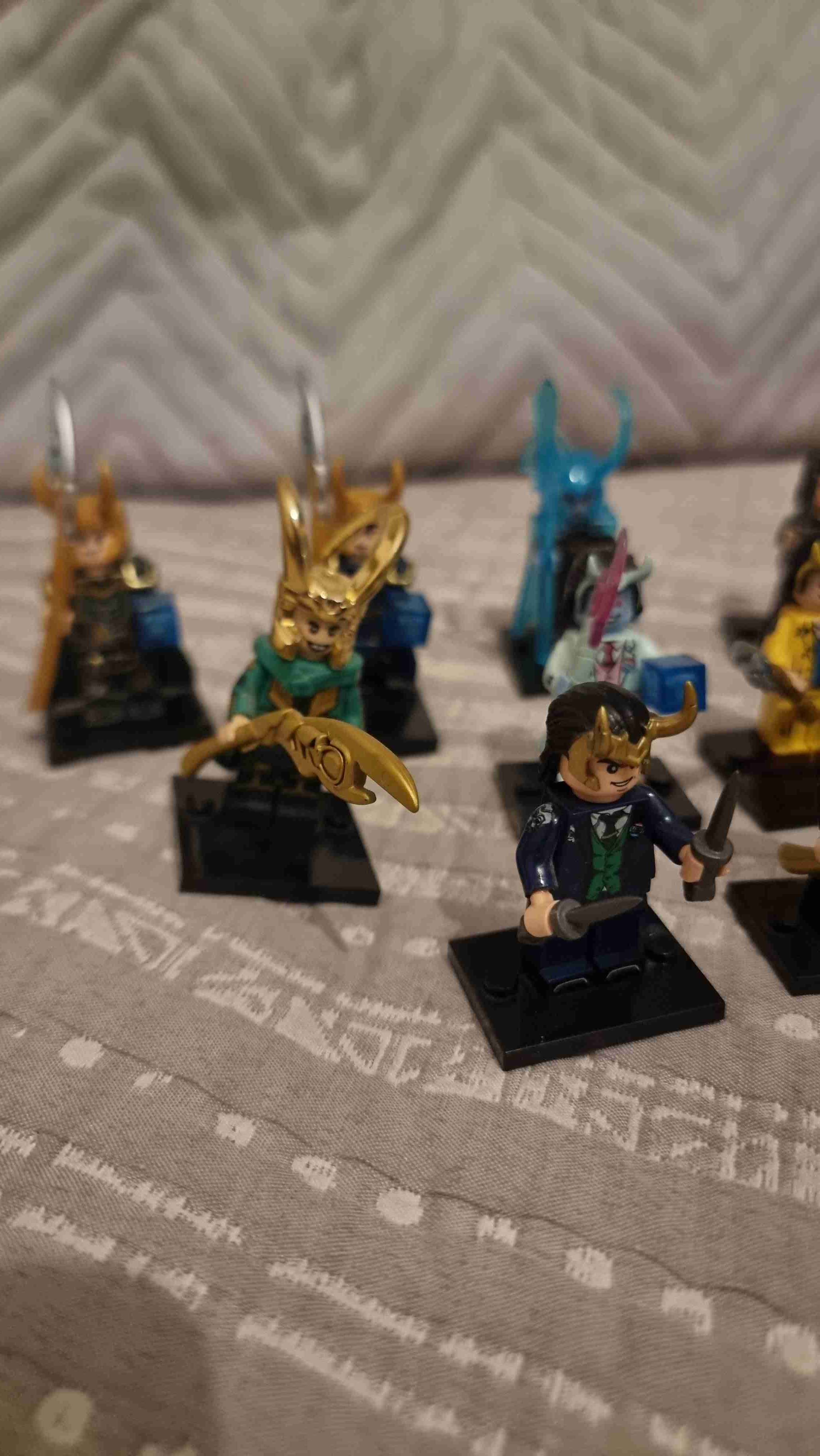 Lote de figuras tipo lego alternativas de Loki - miniatura 2