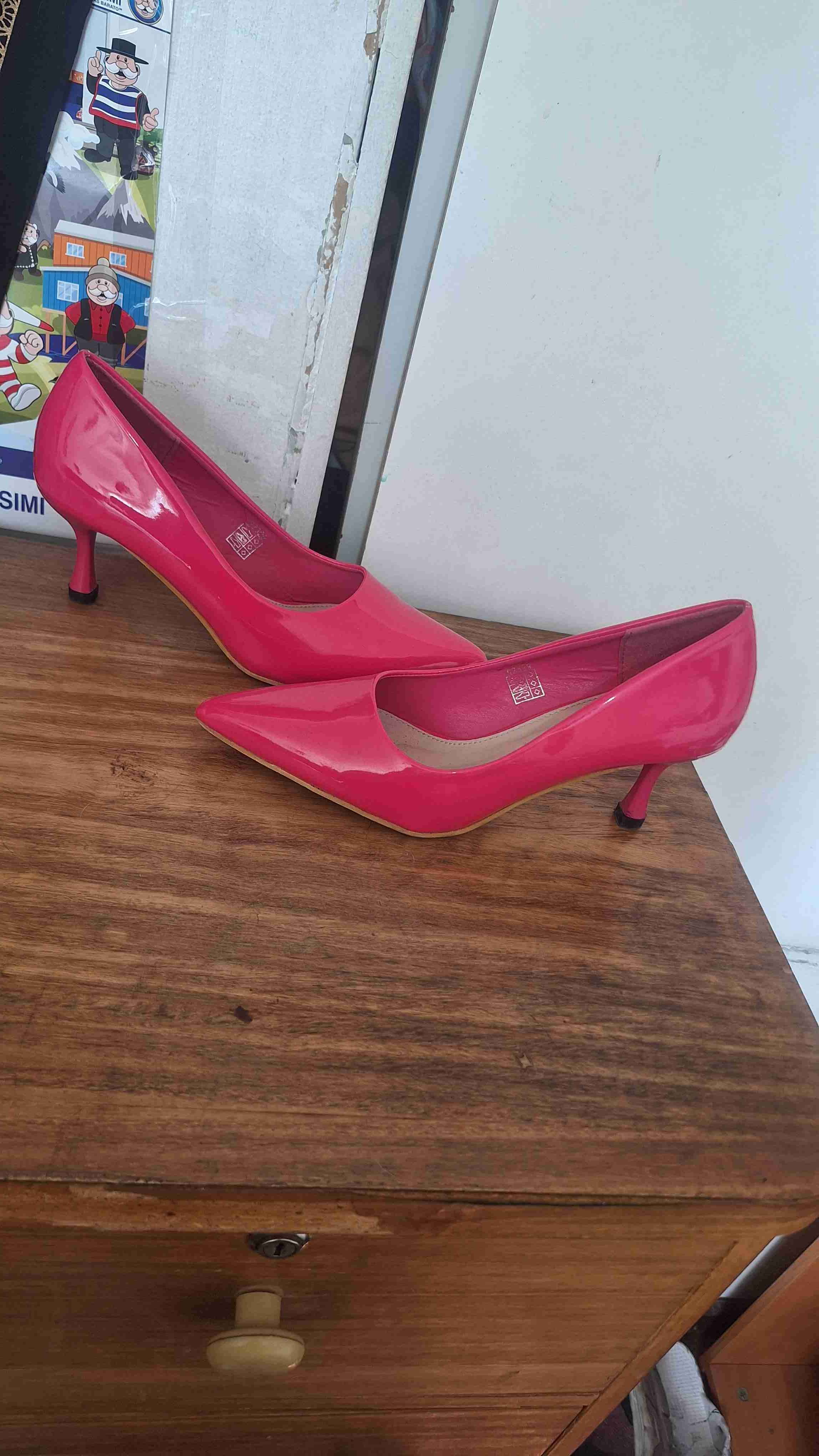 Zapatos de tacón rosados