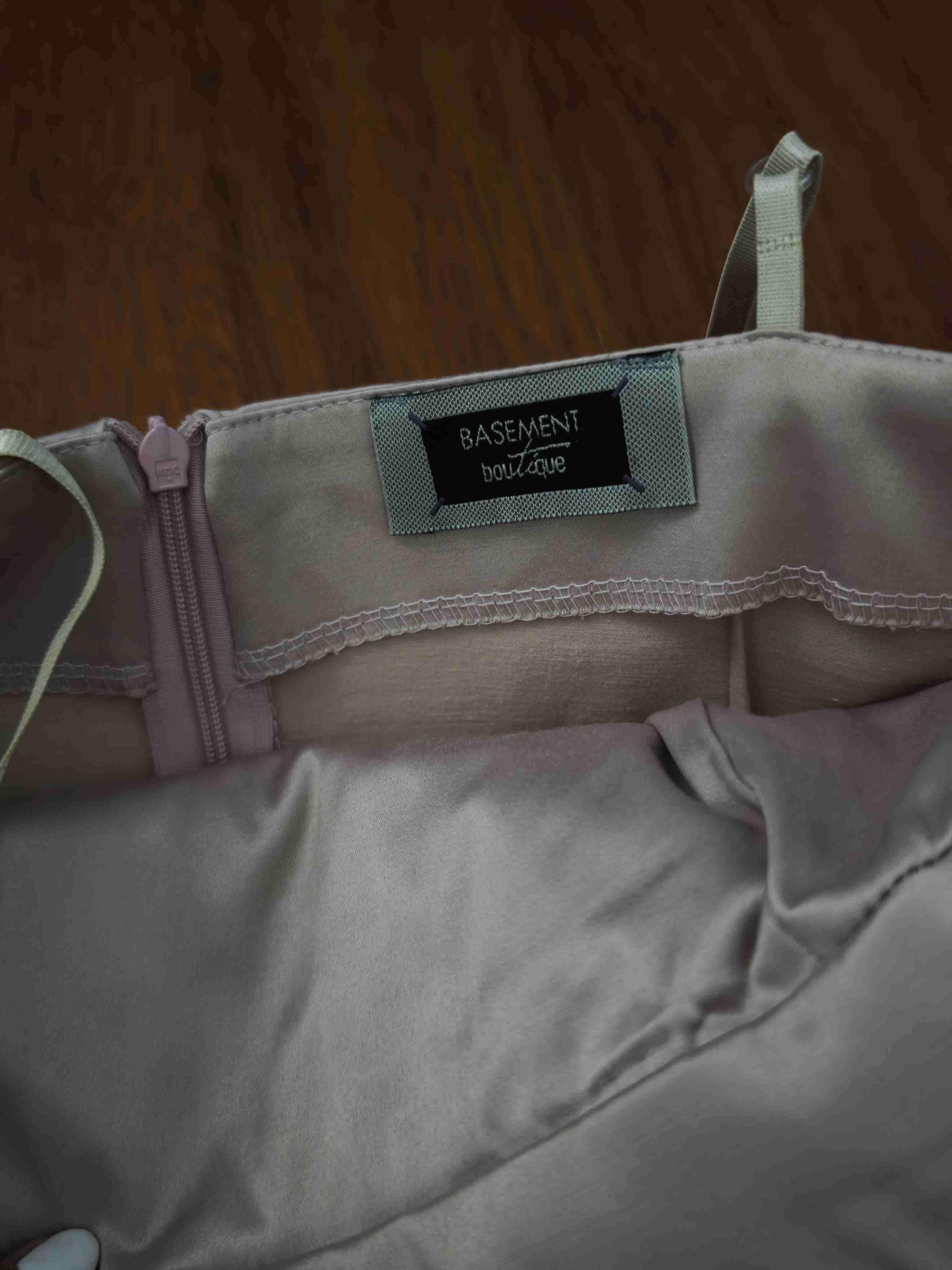 Vestido corto pliegues beige - miniatura 3