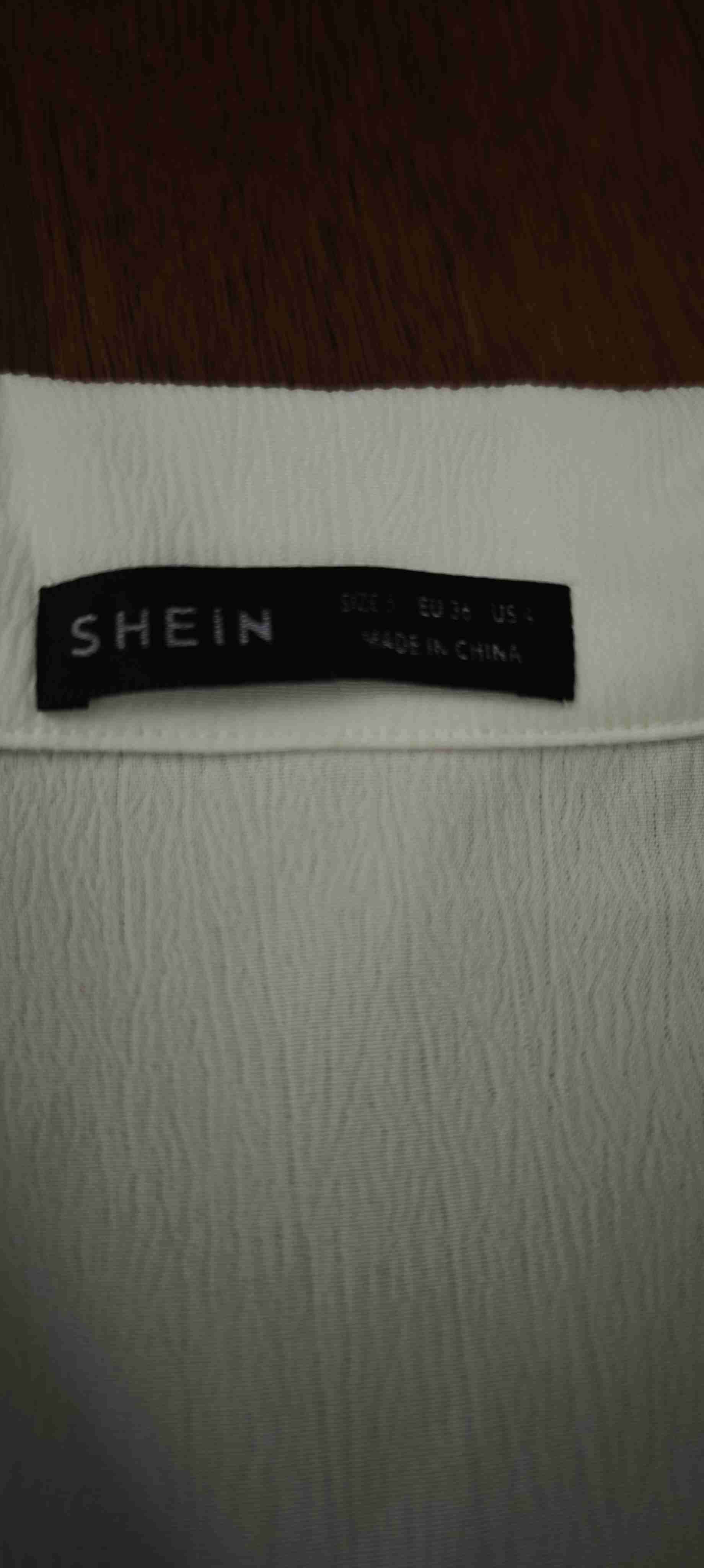 Camisa blanca con botones - miniatura 2