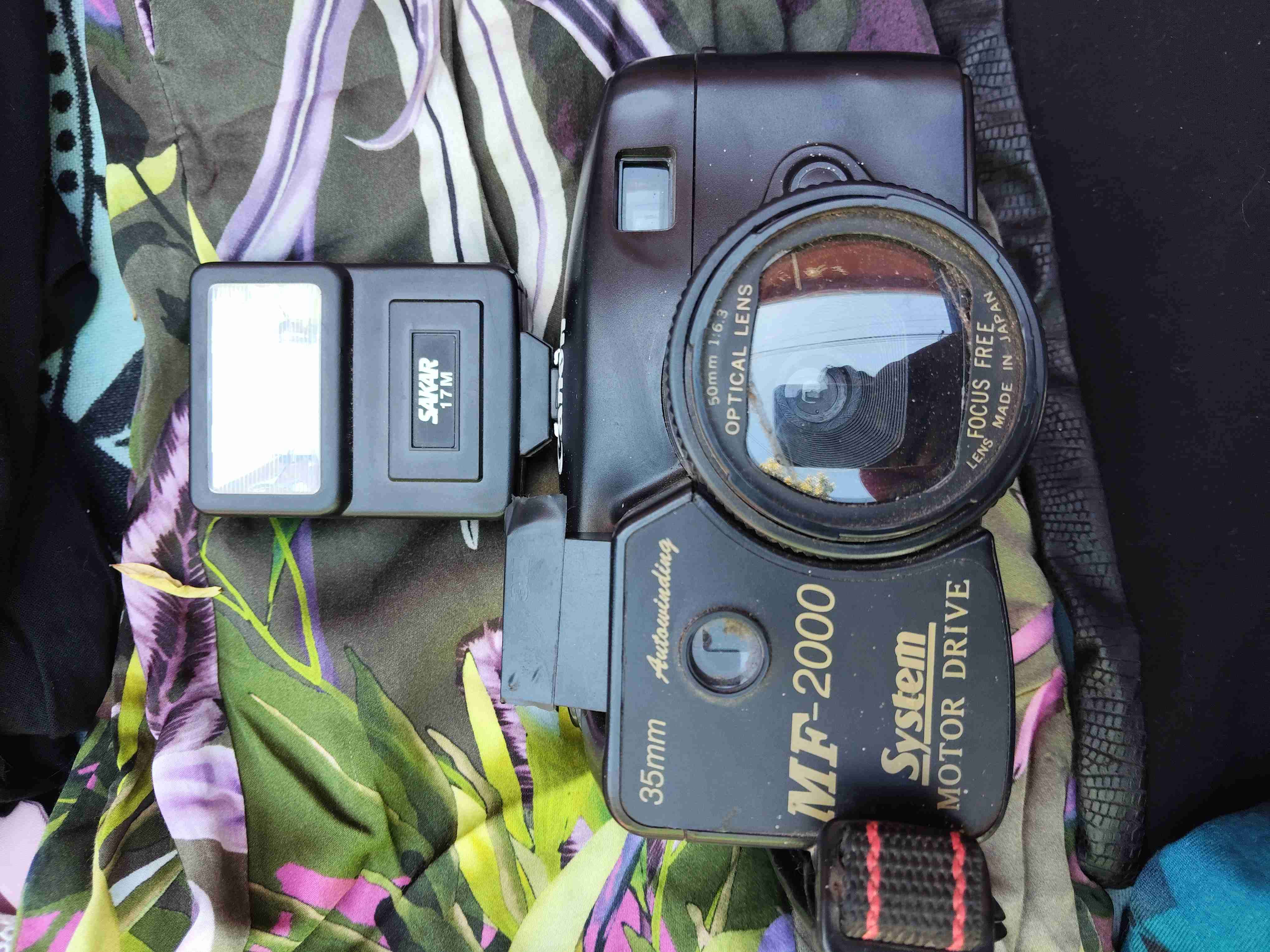 Cámara de rollo  MLF-2000 con flash