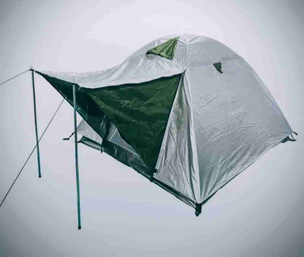 Carpa de camping verde y gris