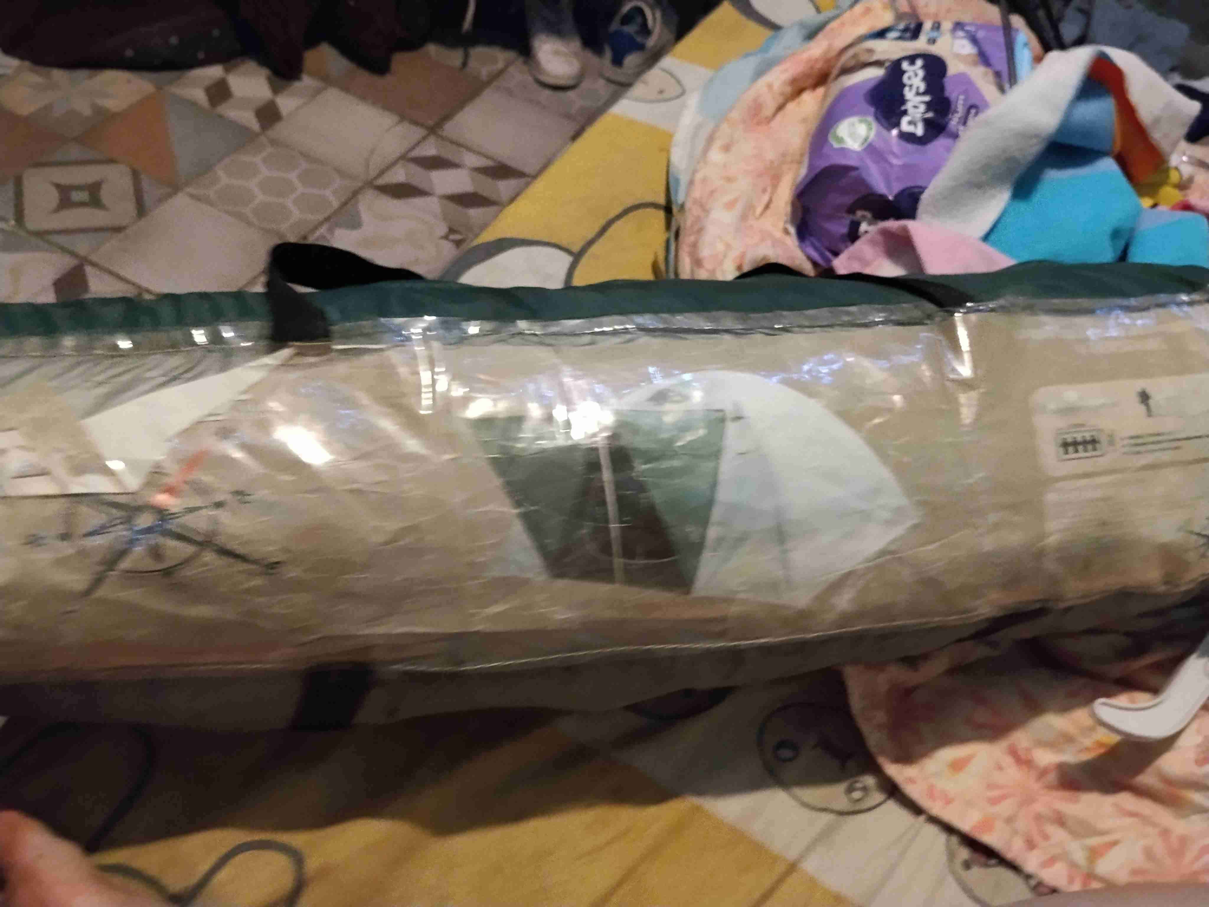 Carpa de camping verde y gris - miniatura 5