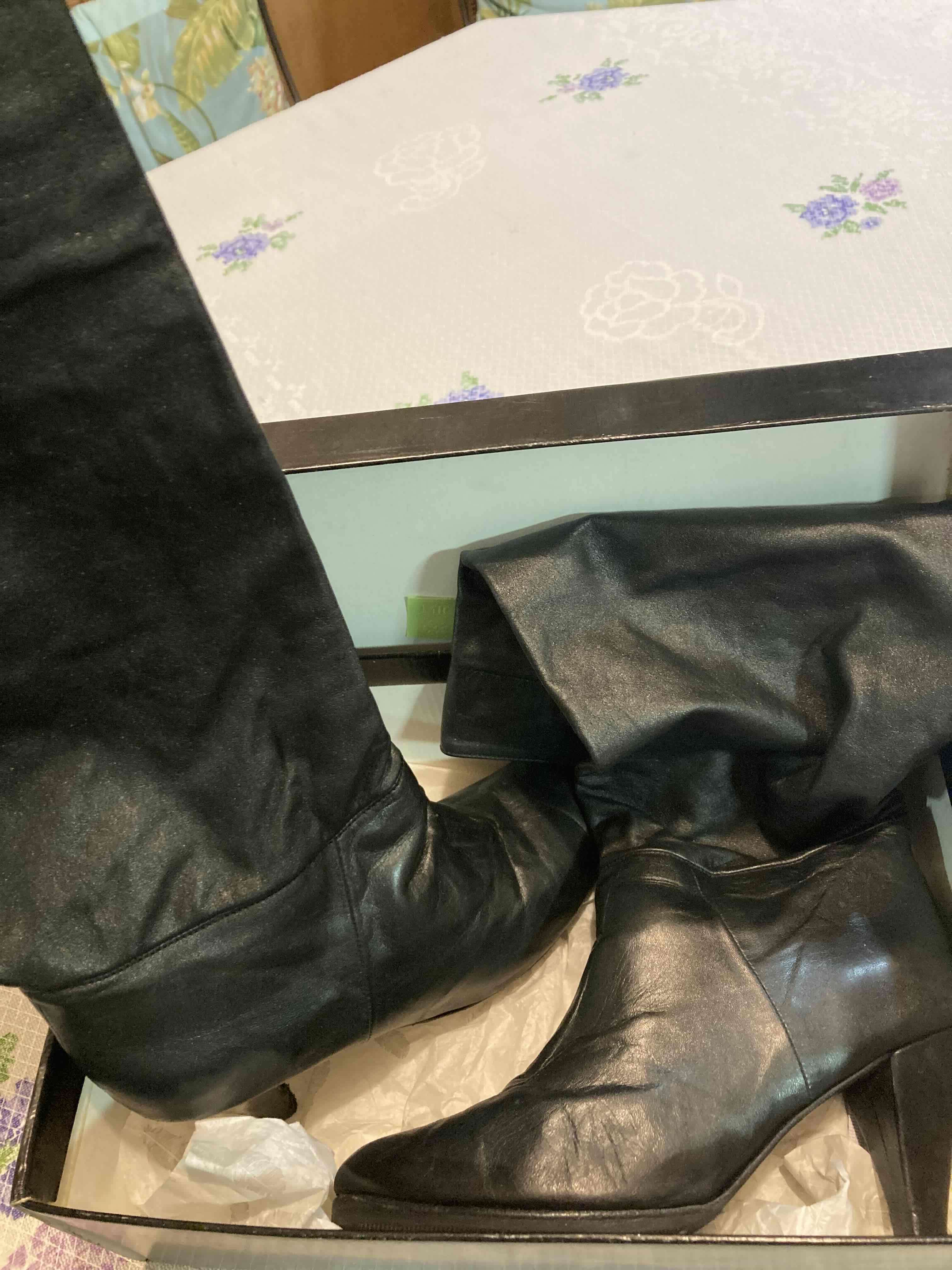 Botas gris oscuro de cuero