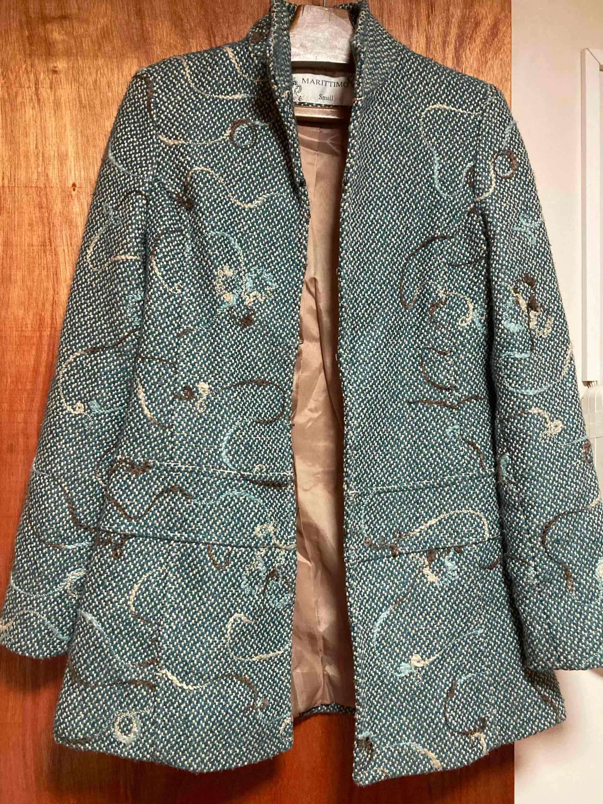 Abrigo estampado elegante