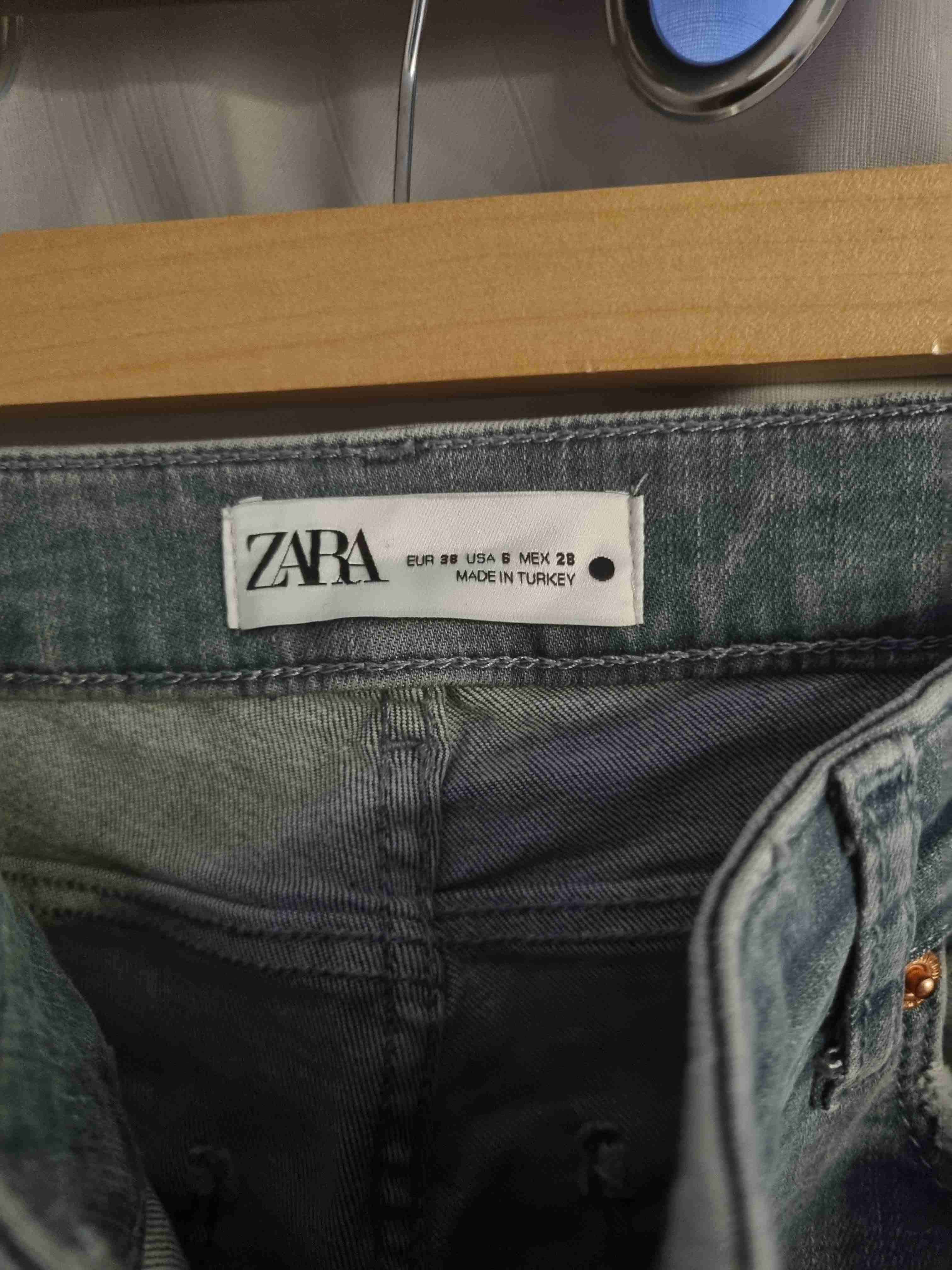 Jeans grises ZARA - miniatura 2