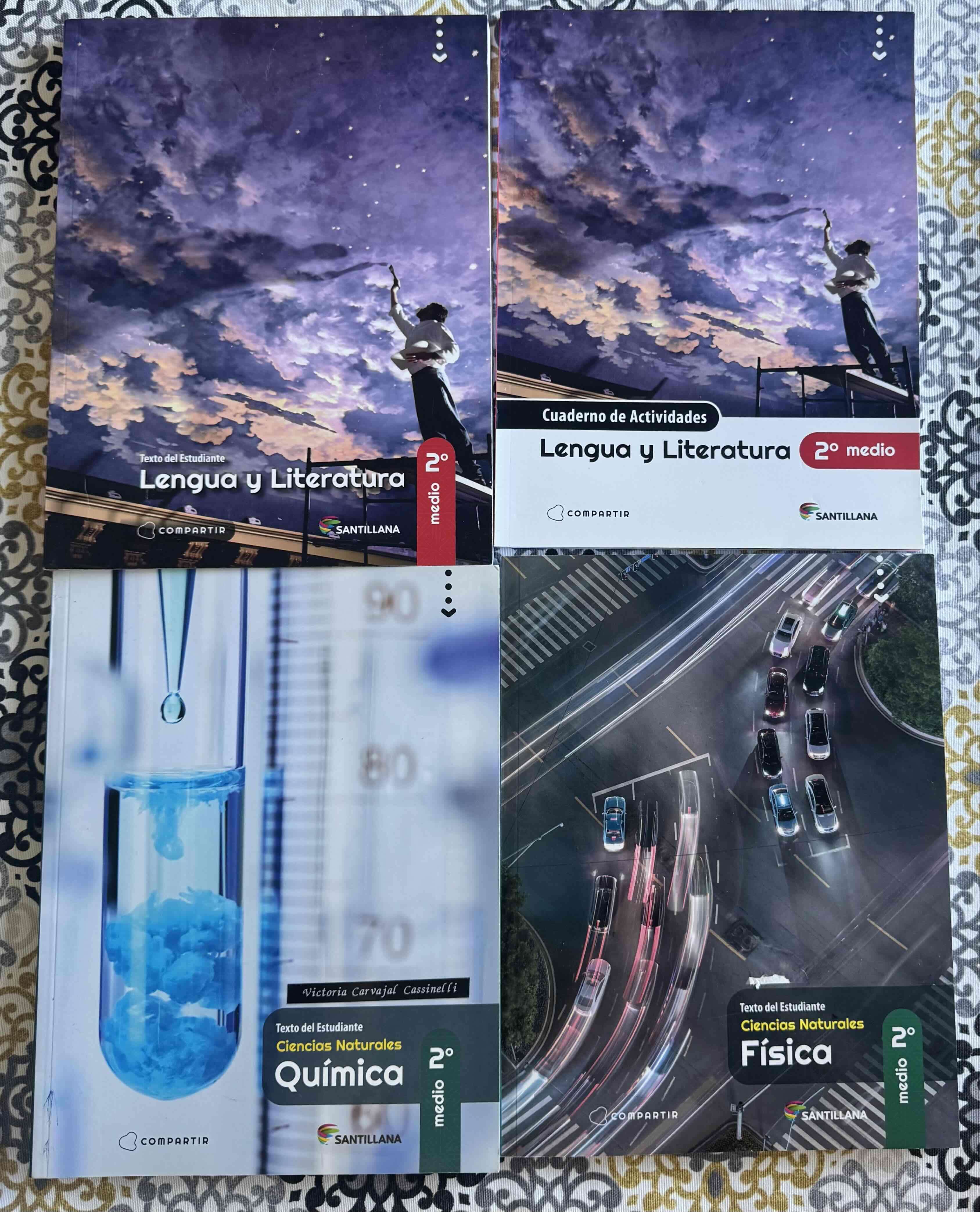 Libros escolares 2° medio Santillana