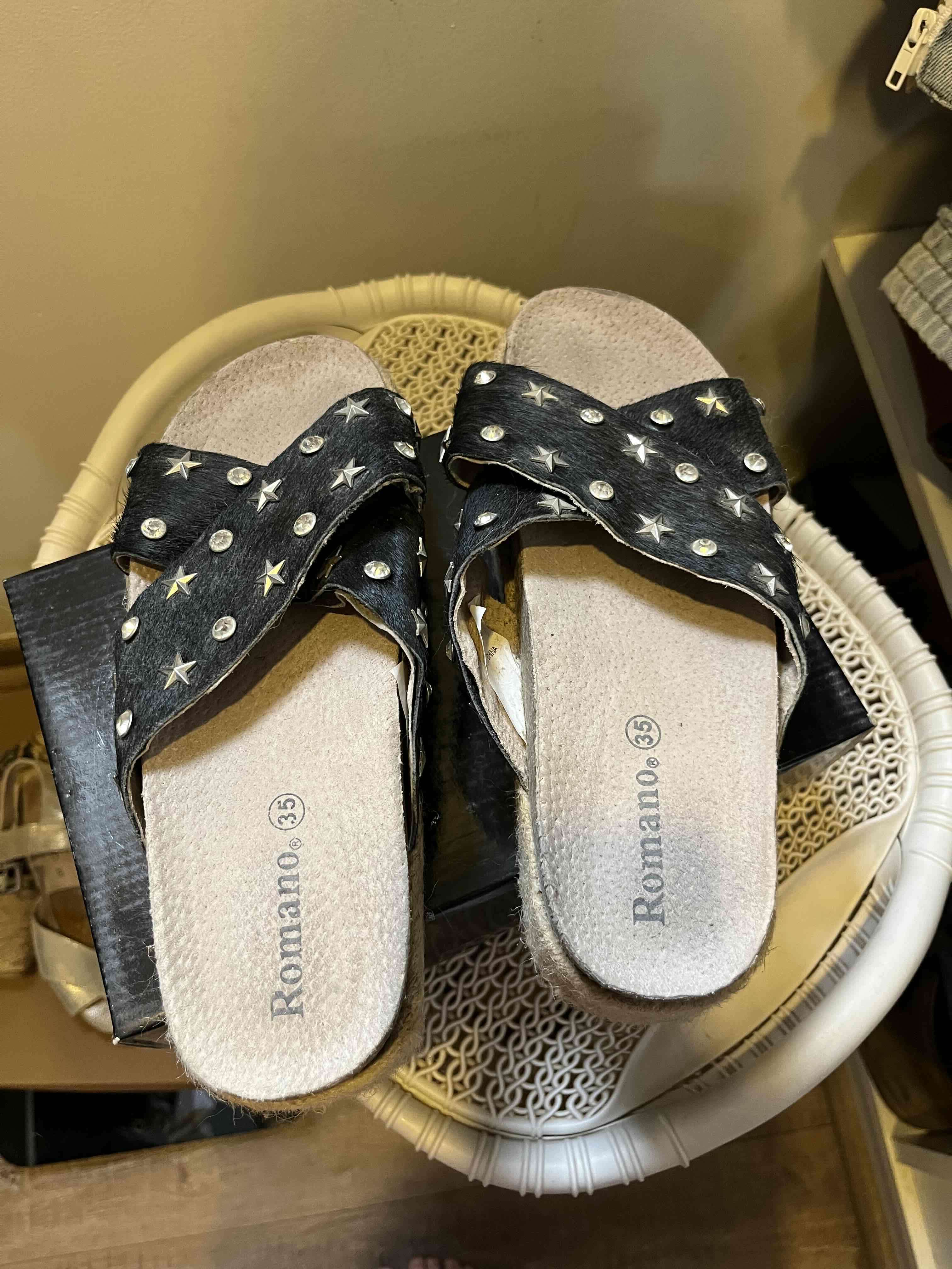 Sandalias plataforma negras con tachuelas - miniatura 2