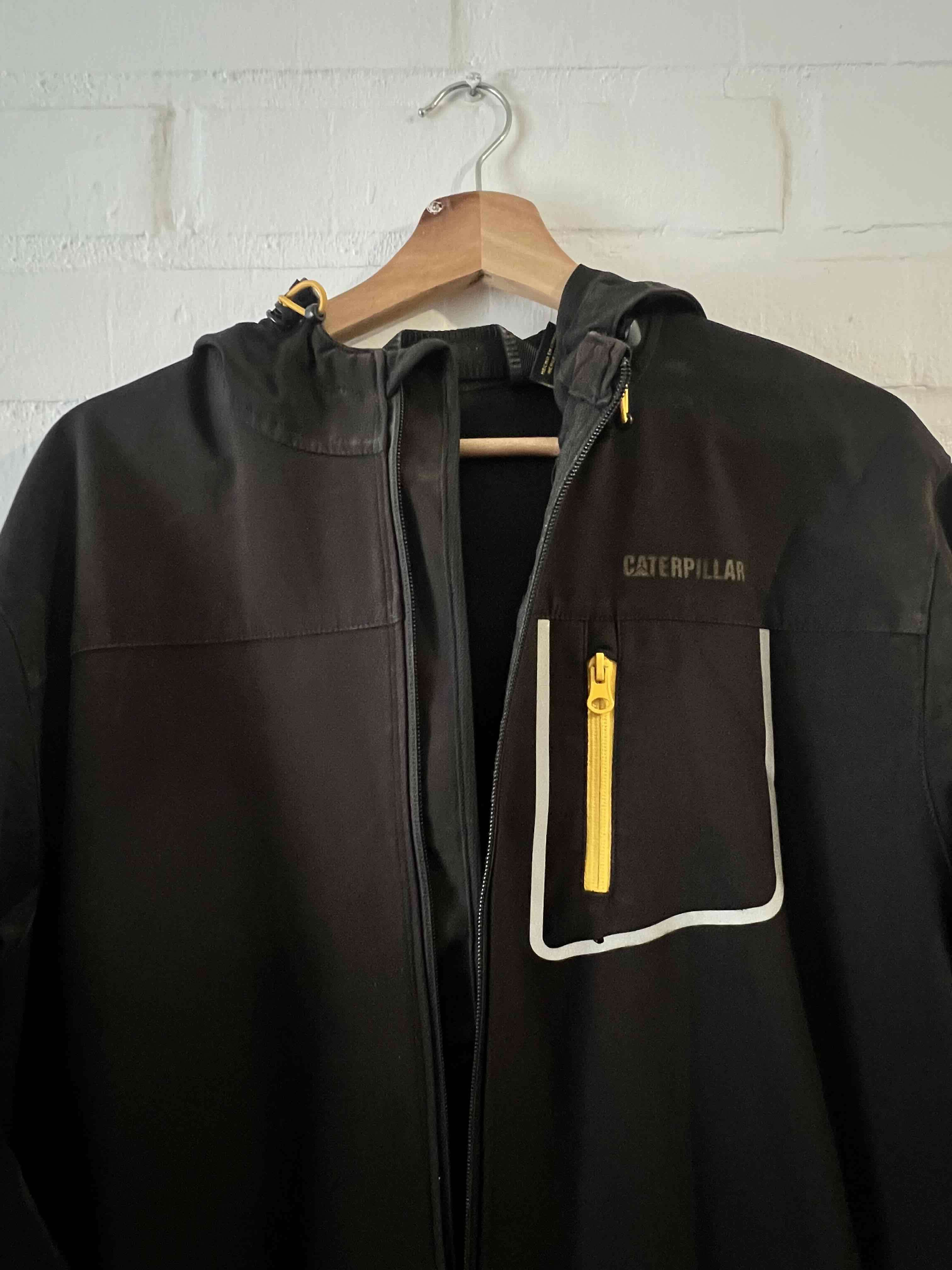 Chaqueta Caterpillar negra impermeable - miniatura 2