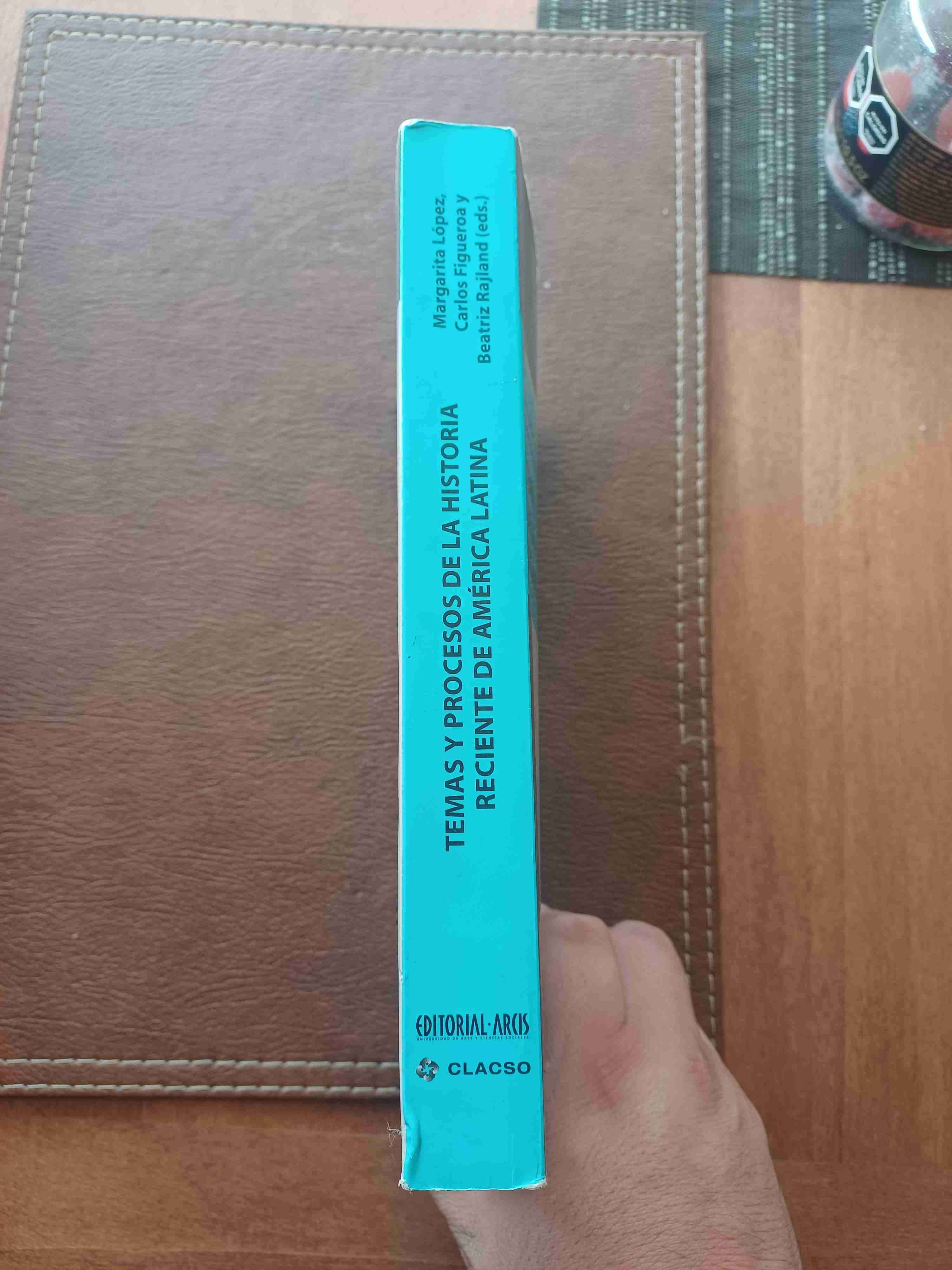 Libro Temas y Procesos de América Latina - miniatura 3