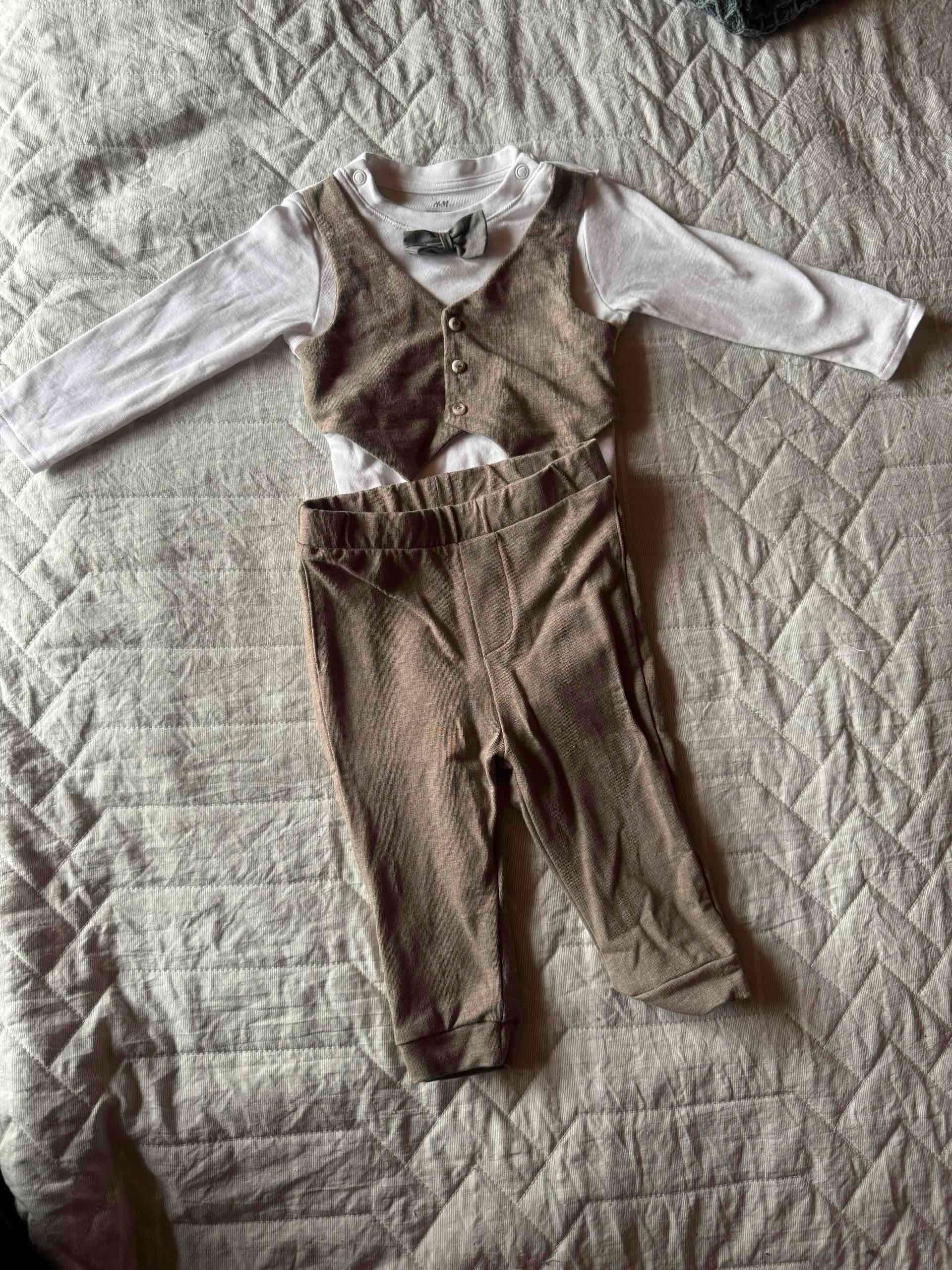 Conjunto formal bebé 3-6 meses HyM