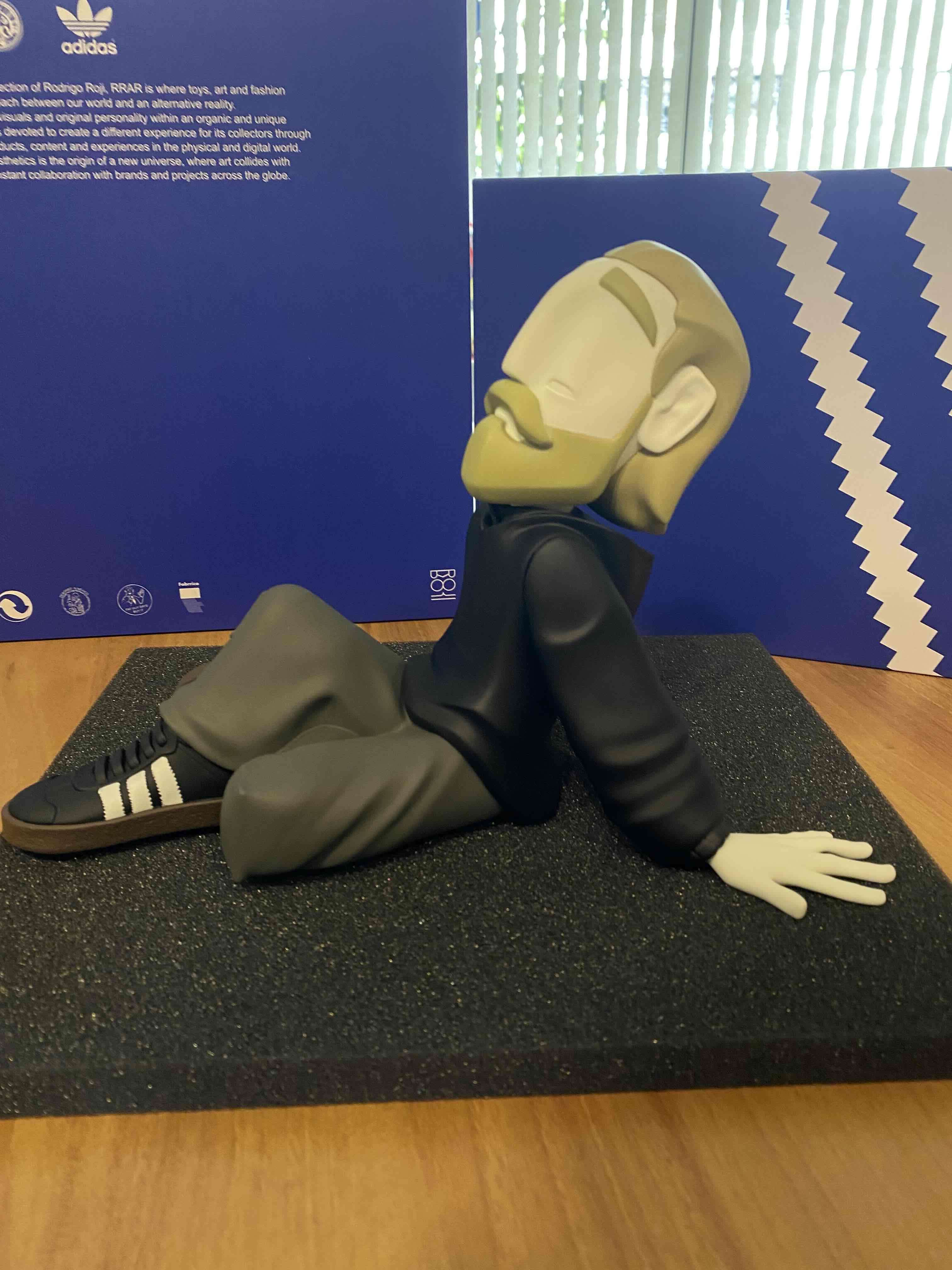 Art Toy “Lost in my mind” de Rodrigo Roji y ADIDAS