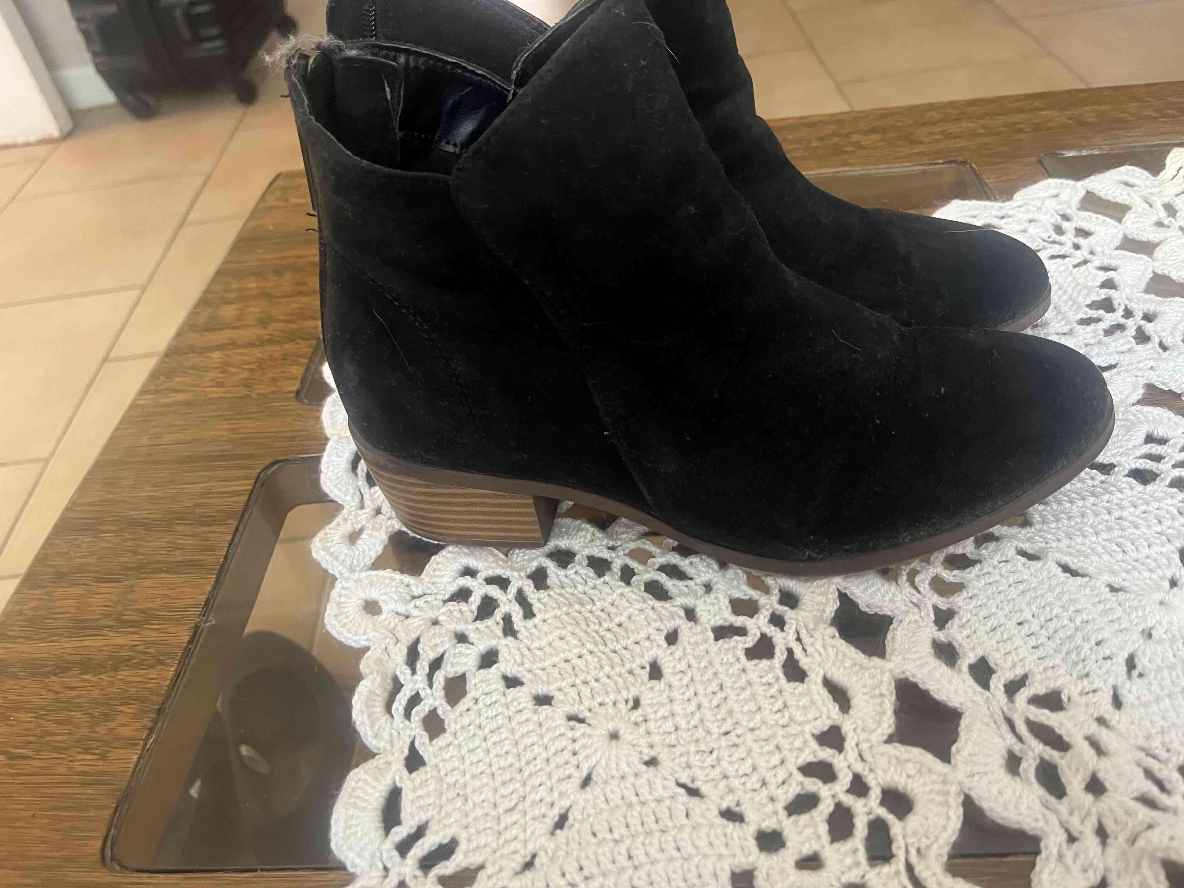 Botines negros de gamuza