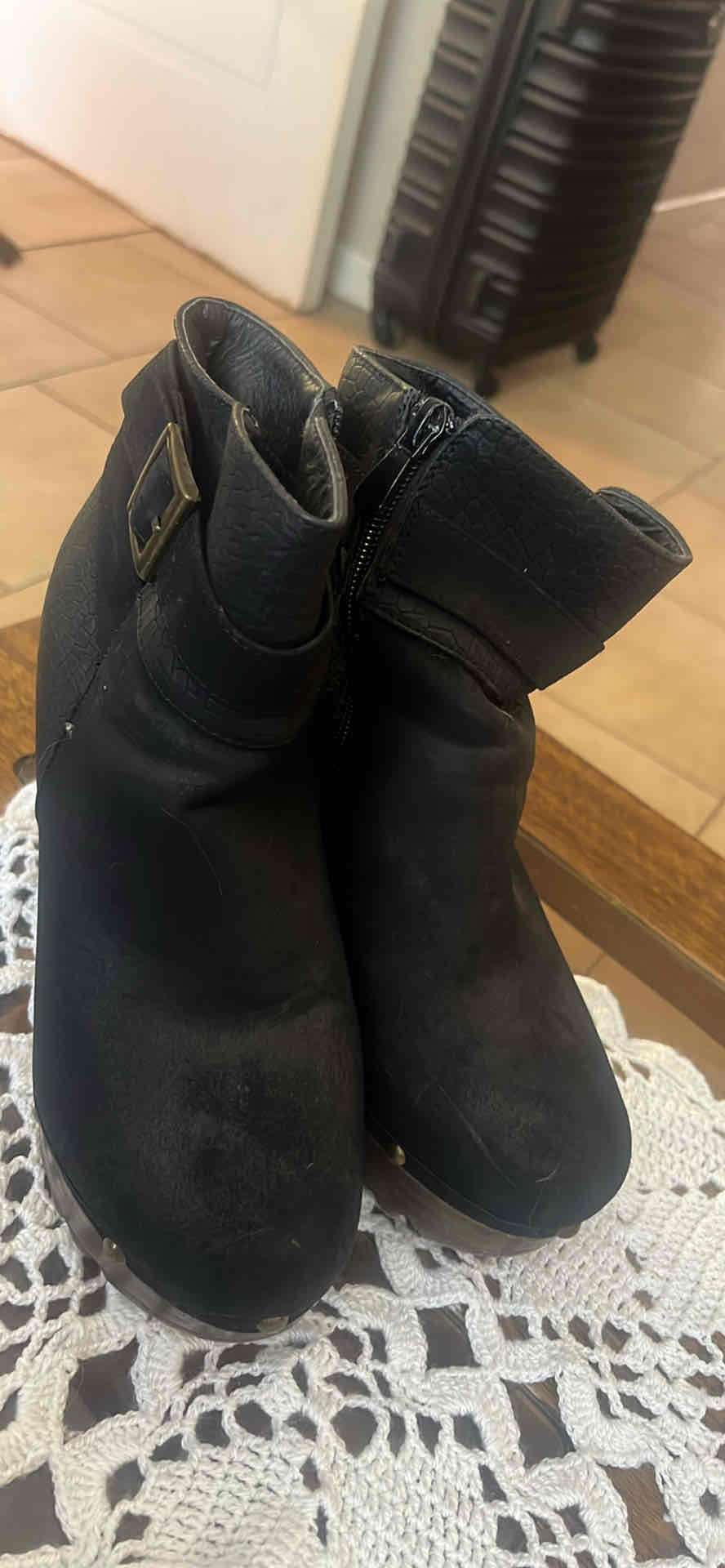 Botines negros con tacón alto - miniatura 2