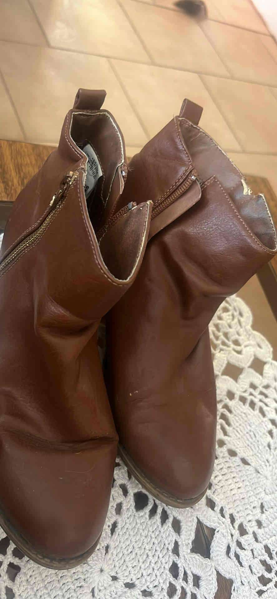 Botines negros con tacón alto - miniatura 4