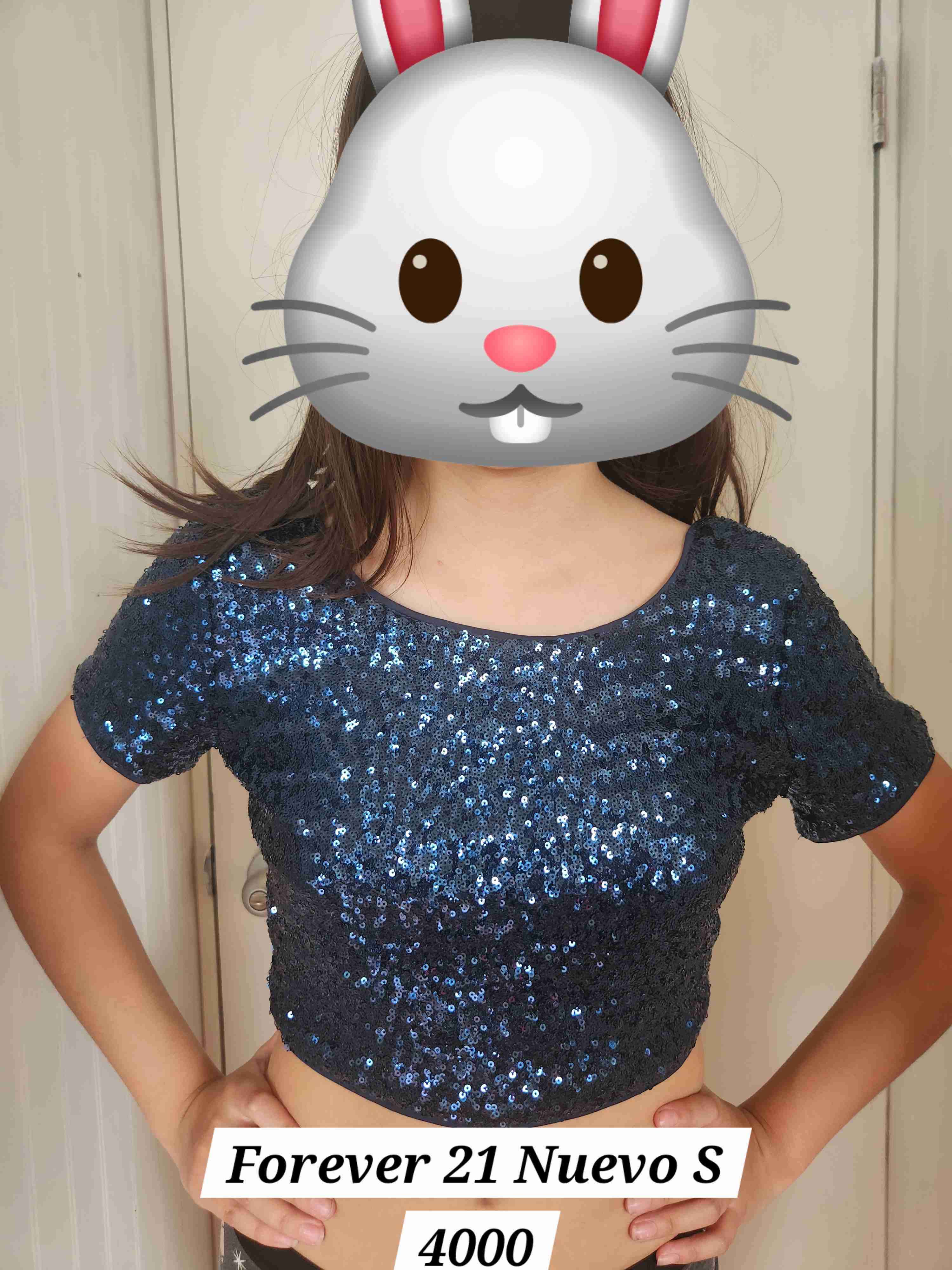 Polera lentejuelas azul Forever 21