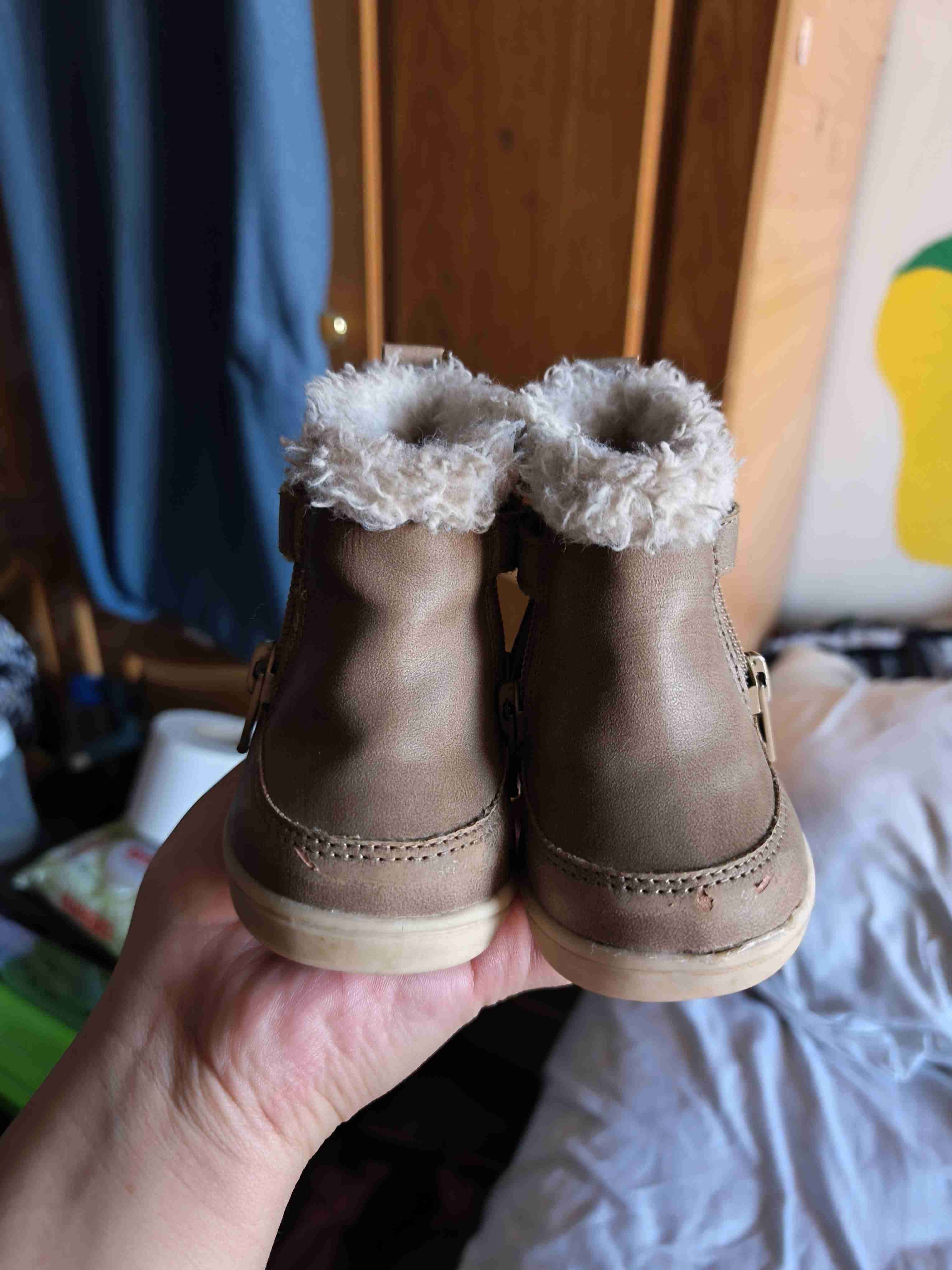 Botines infantiles marrones