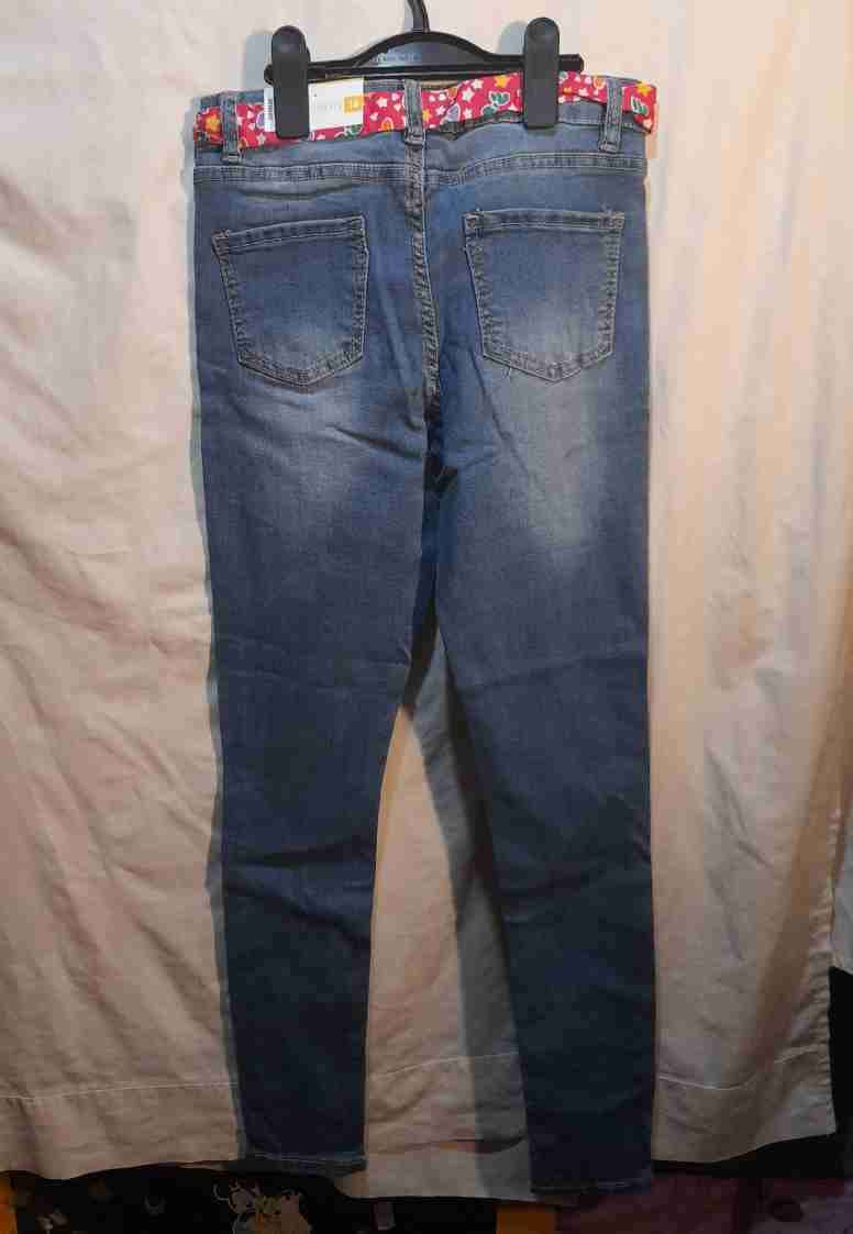 Jeans infantil con cinturón floral talla 14 - miniatura 2
