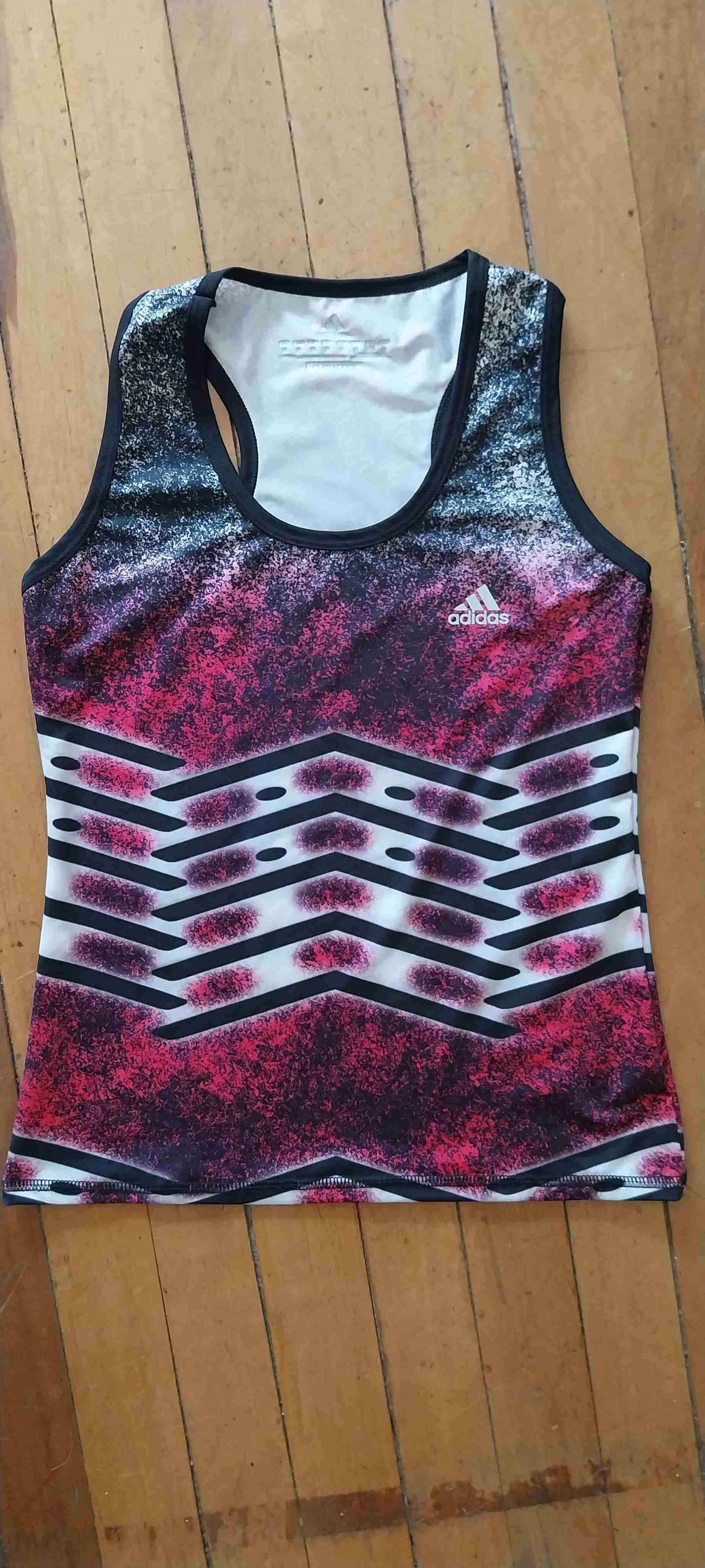 Polera deportiva Adidas multicolor (réplica)