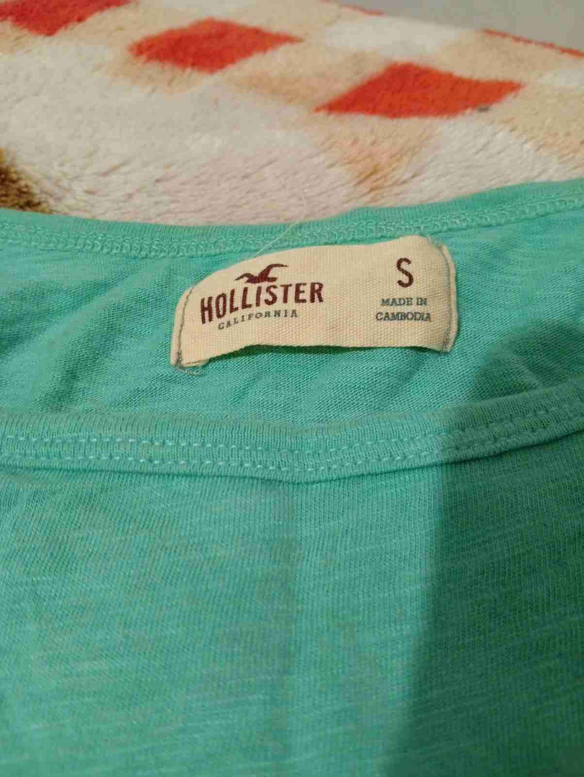 Polera sin mangas verde Hollister - miniatura 2