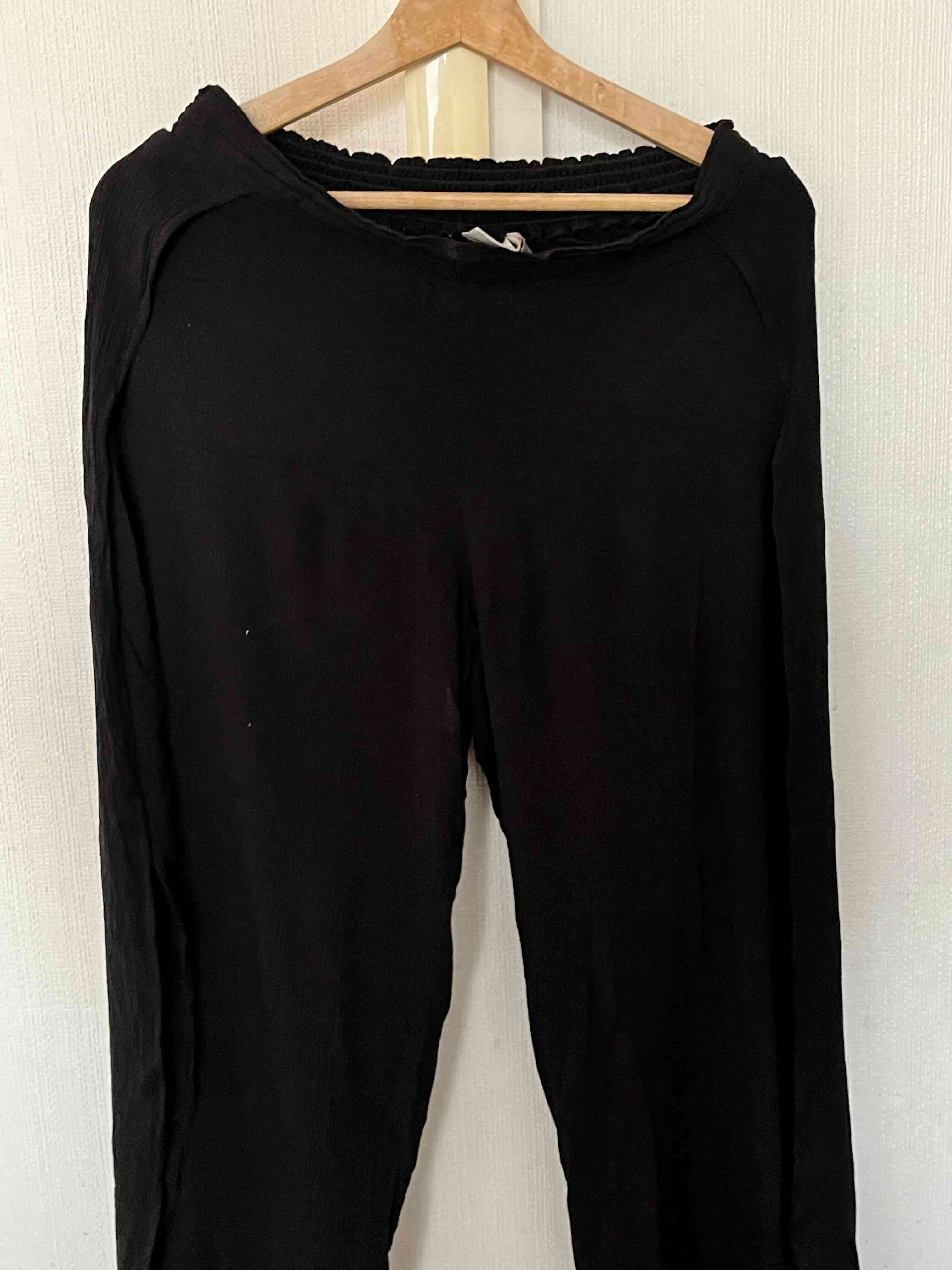 Pantalón negro rayas o figuras - miniatura 2