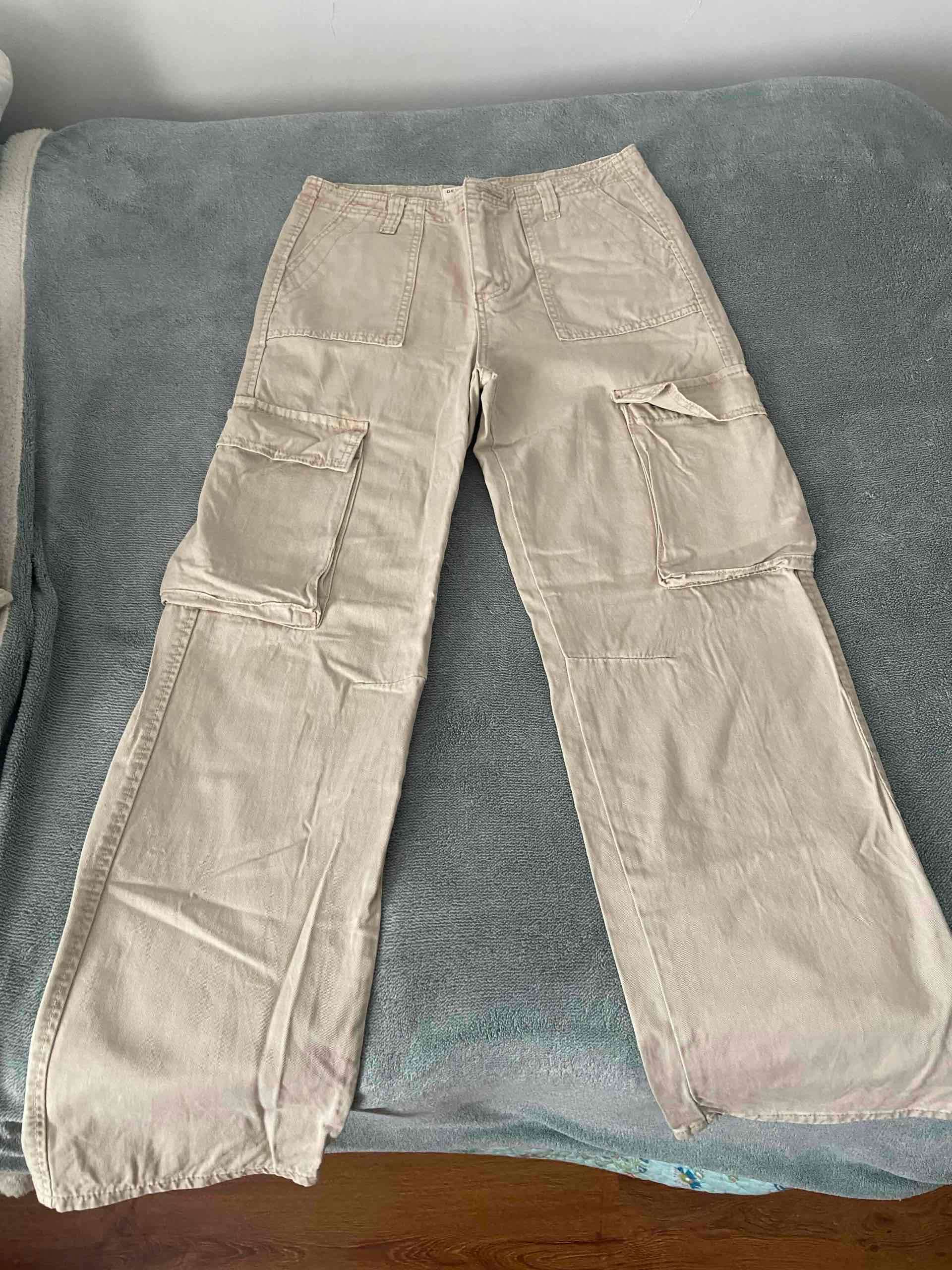 Pantalones beige cargo - miniatura 3