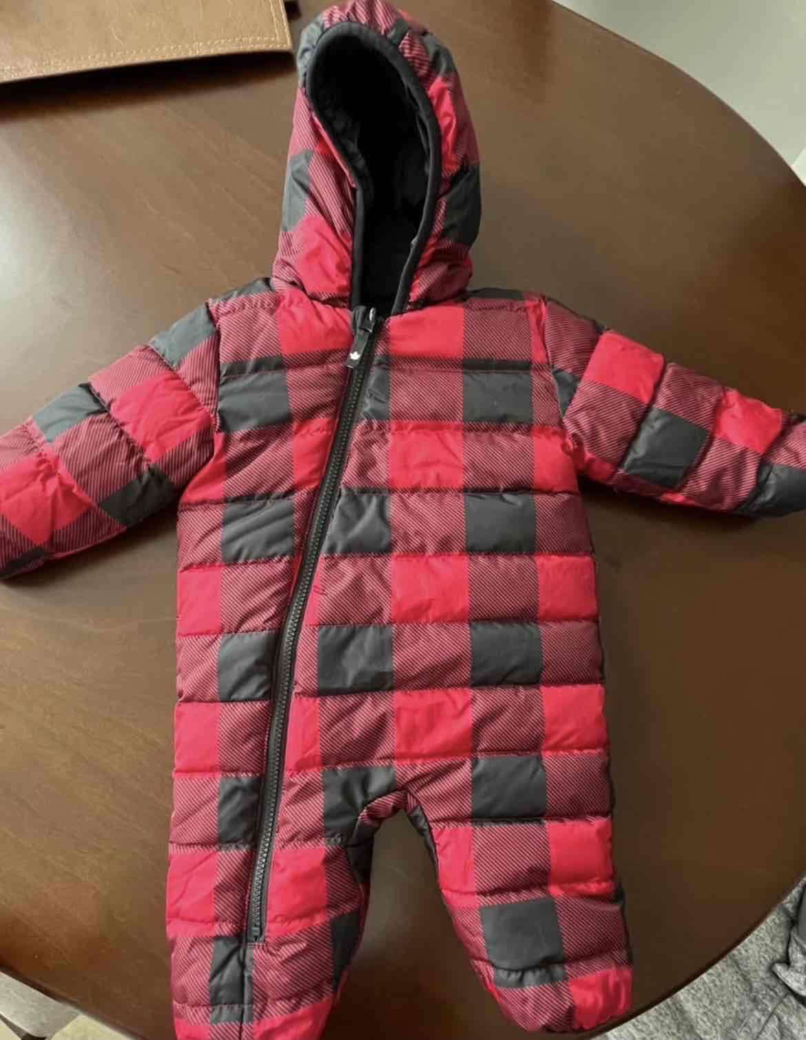 Enterito acolchado negro para bebé - miniatura 2