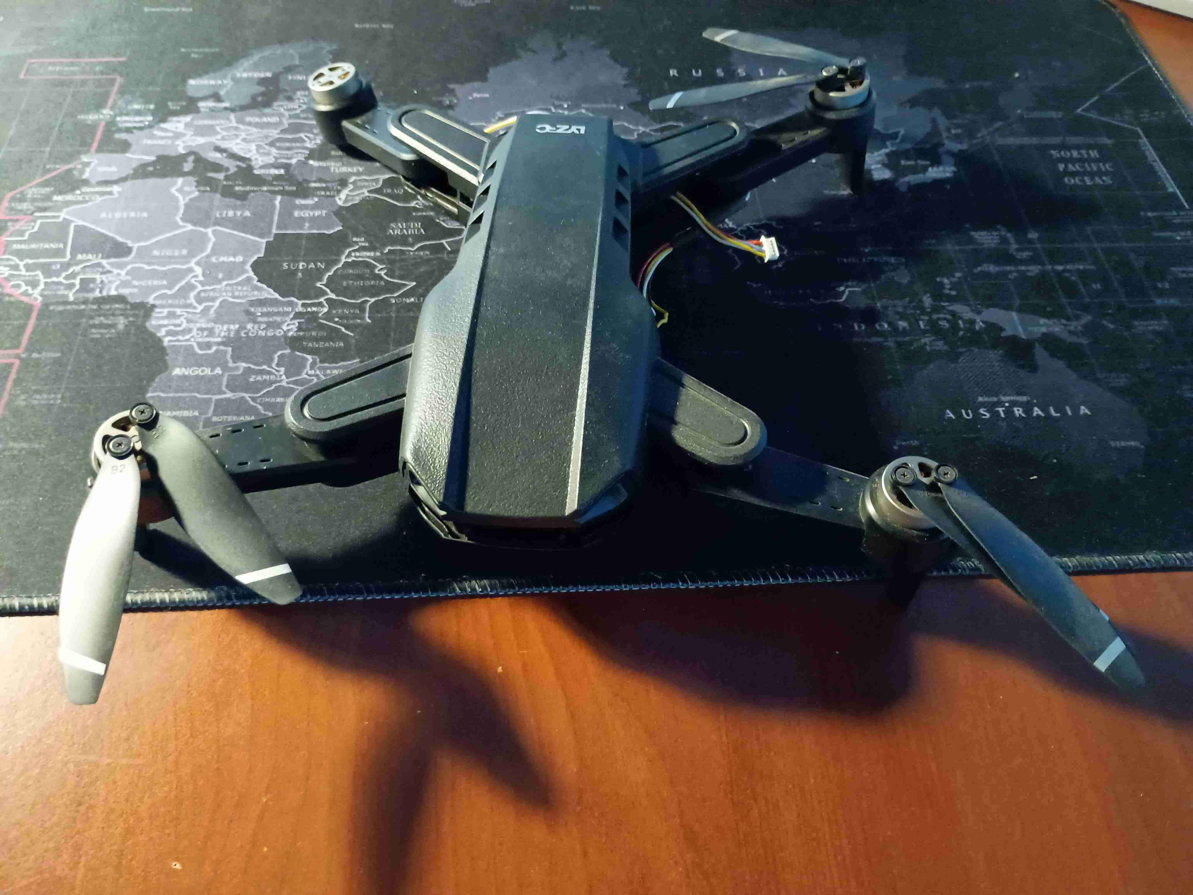 Drone plegable negro usado