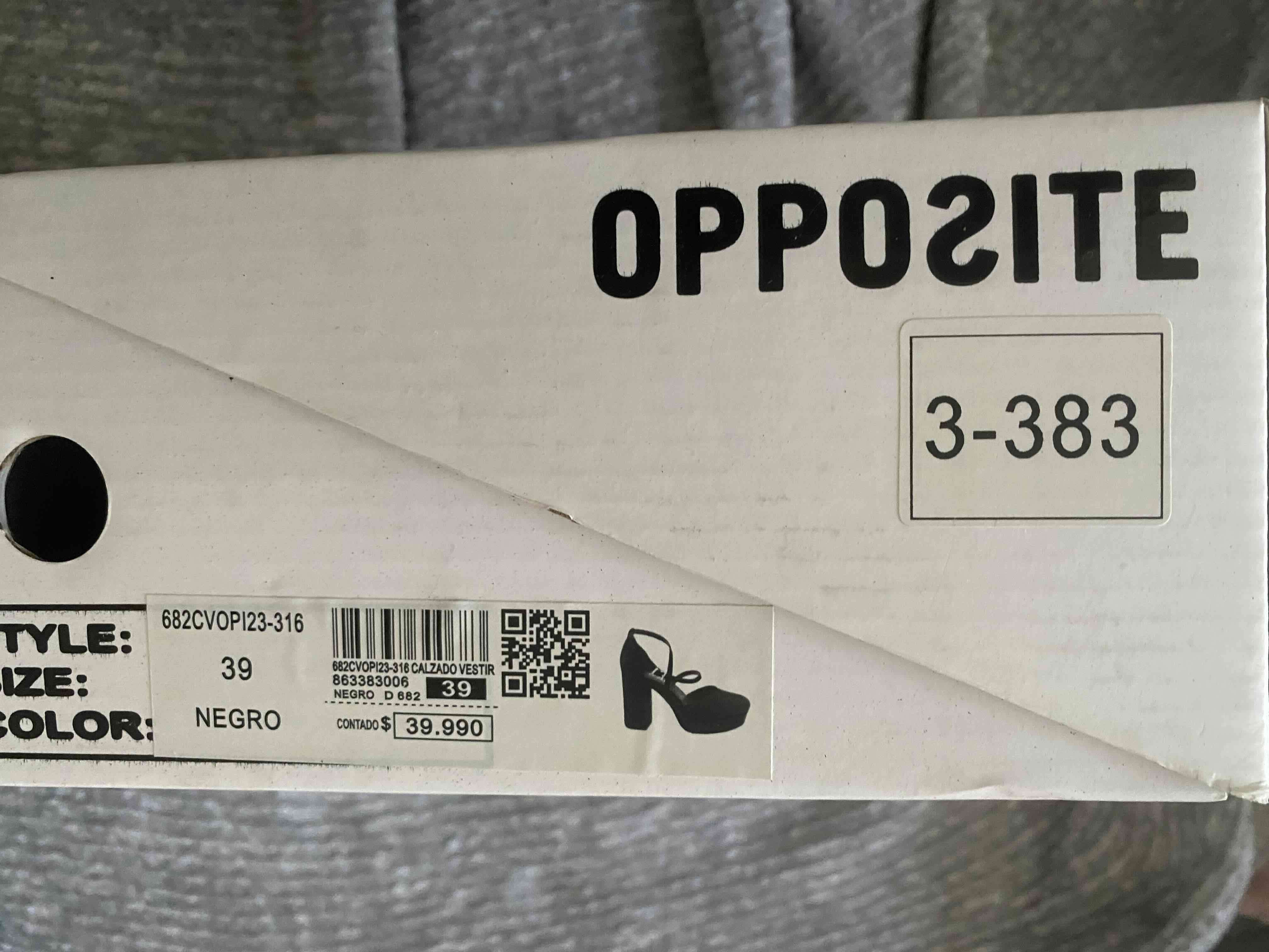 Zapatos de tacón negros - miniatura 4