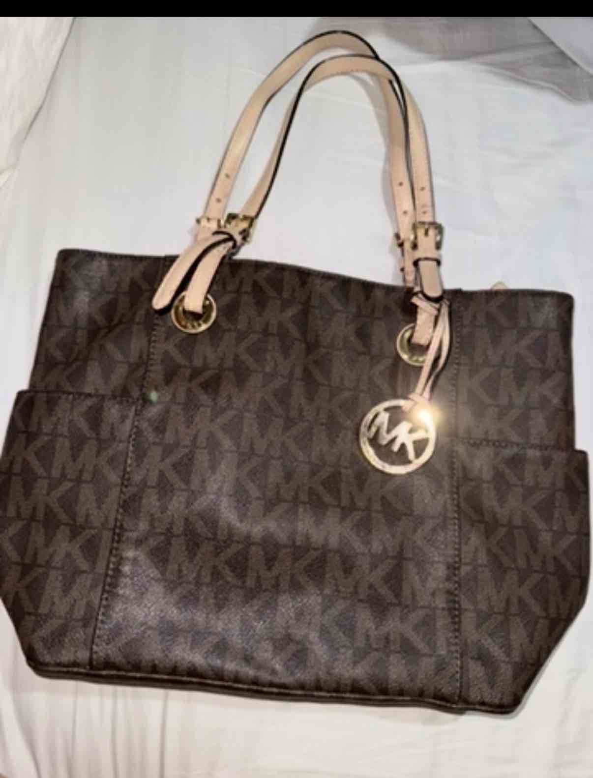 Cartera marrón con logo metálico original - miniatura 3