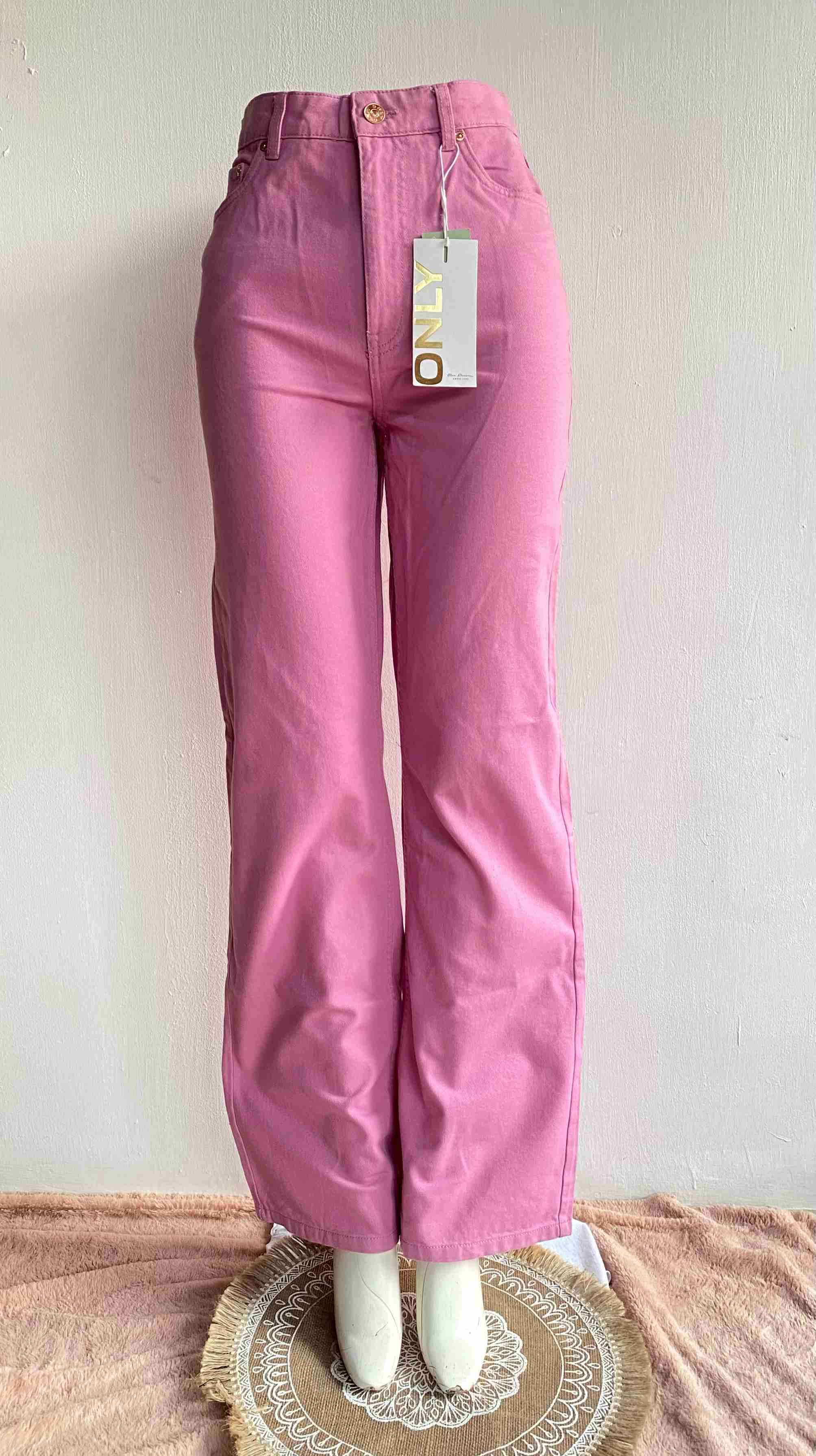 Pantalones rosados de mujer