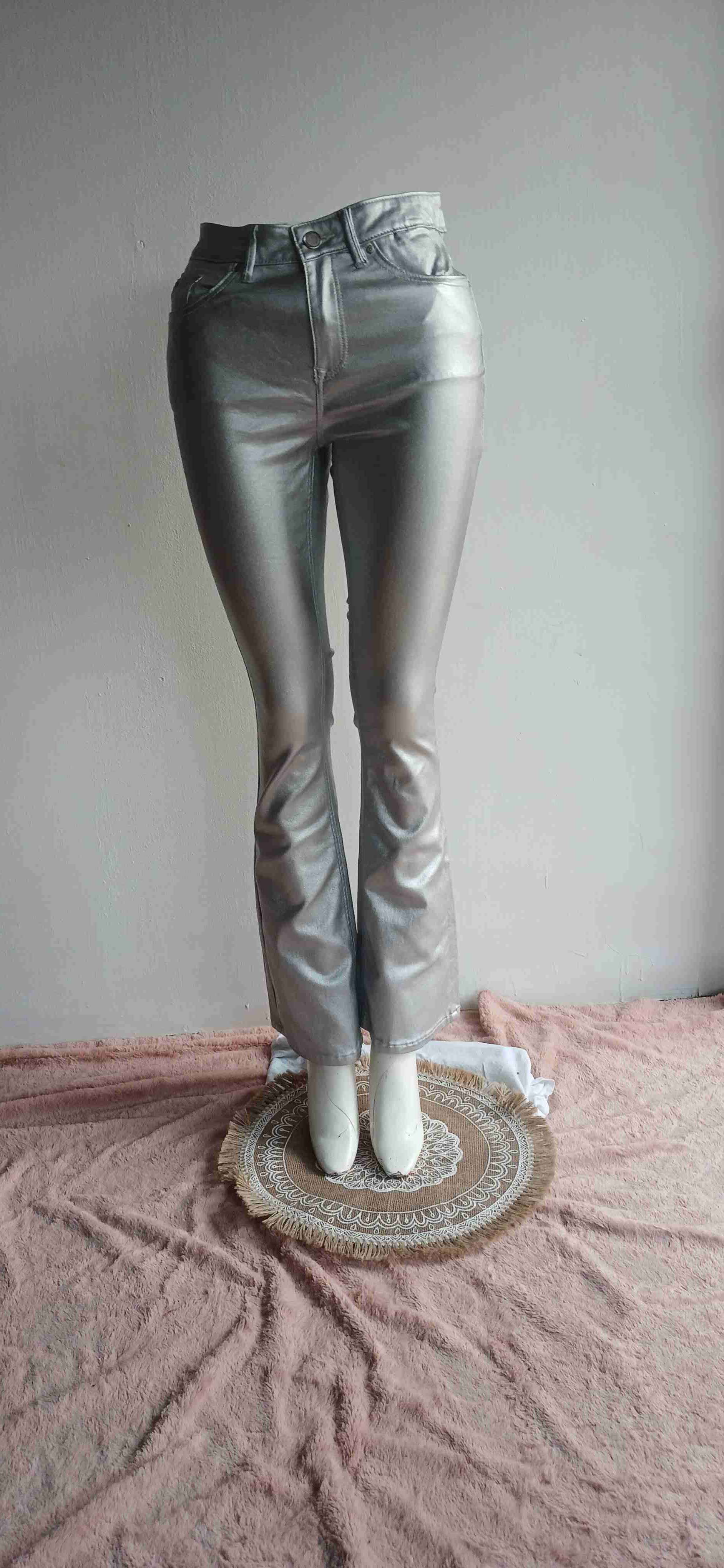 Pantalones rosados de mujer - miniatura 3