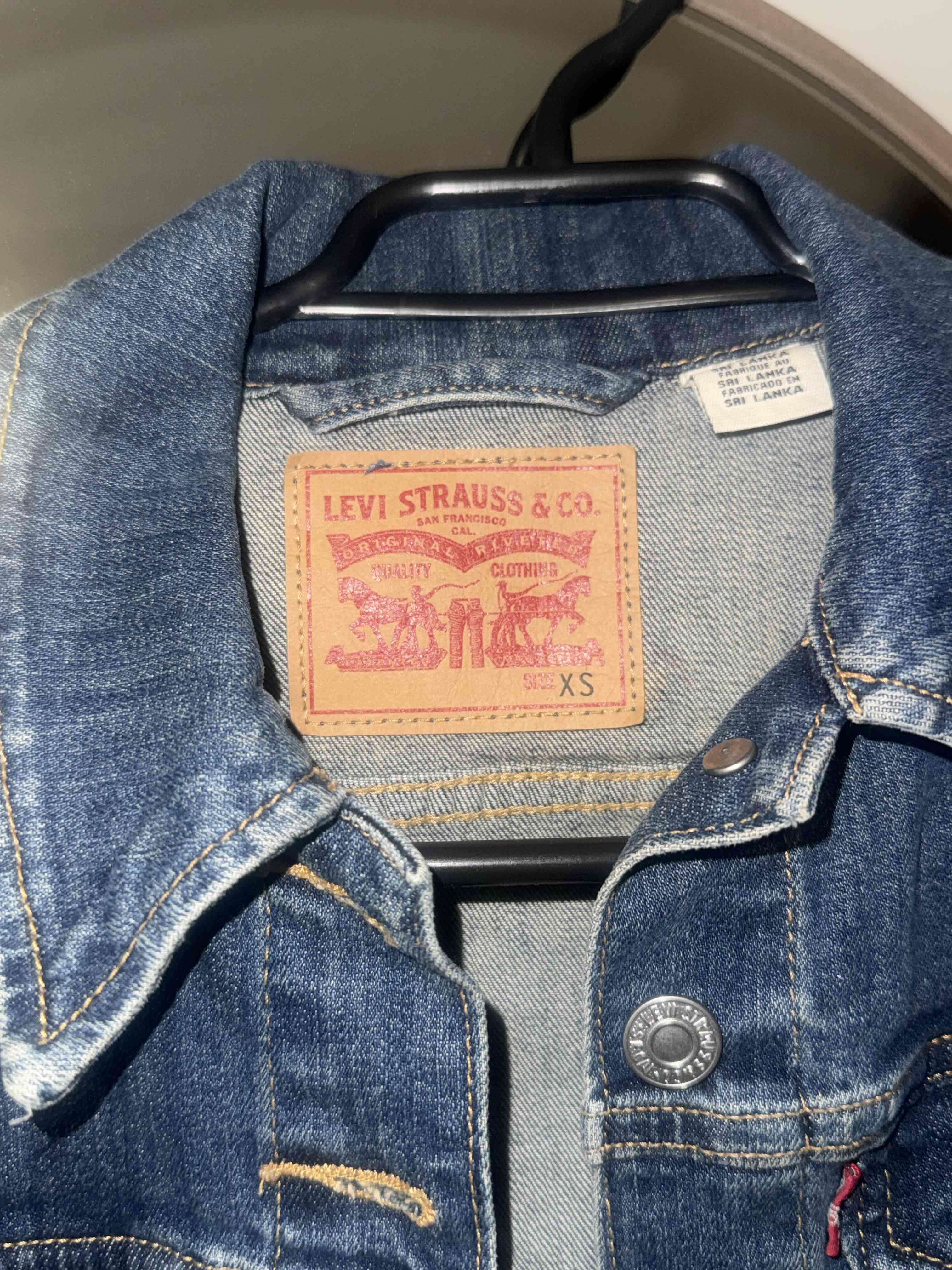 Chaqueta de mezclilla azul levis talla xs - miniatura 2