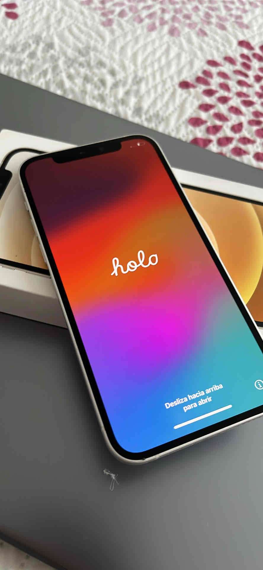 iPhone 12  blanco con caja original - miniatura 3