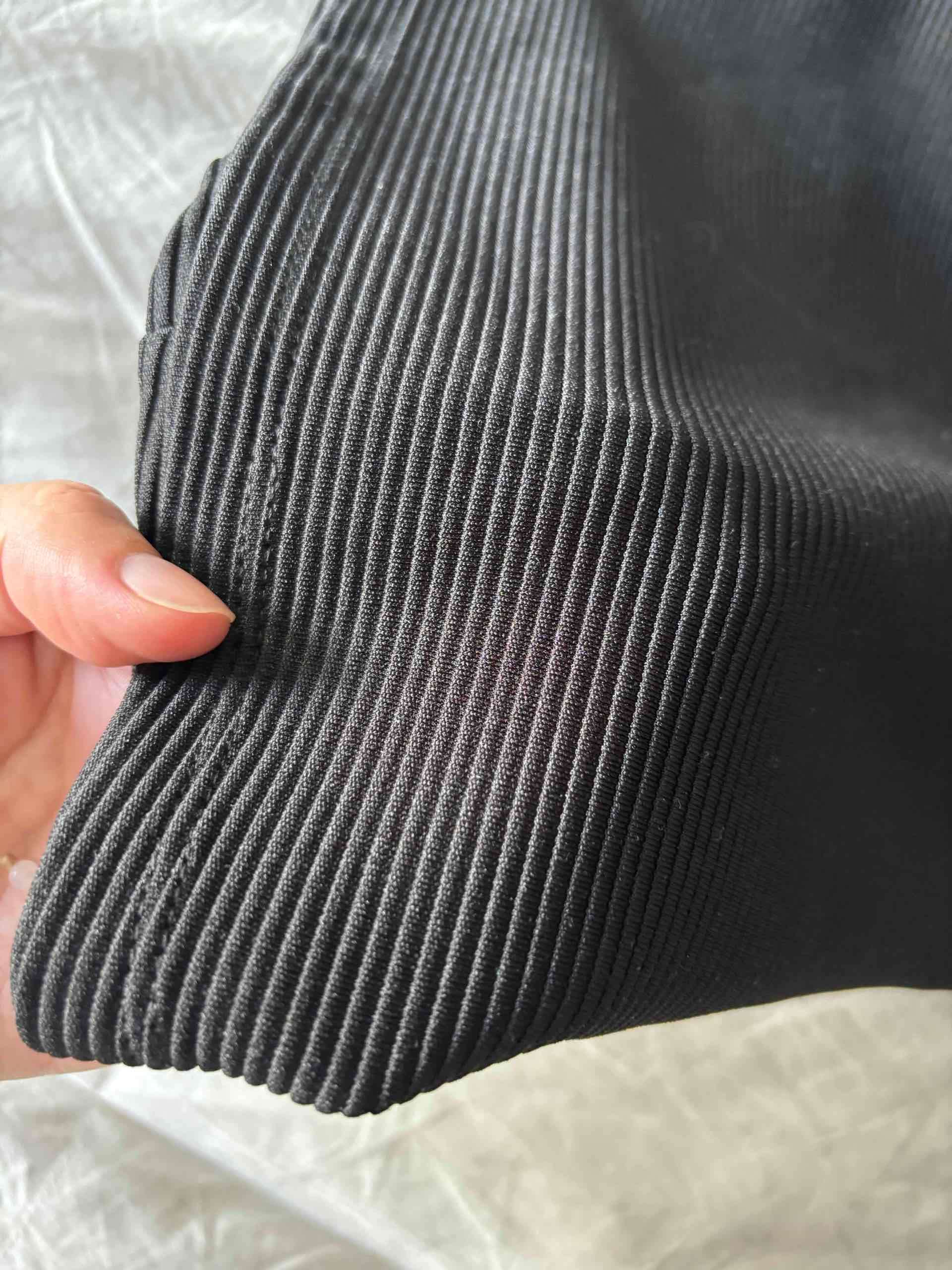 Falda negra de rayas - miniatura 3