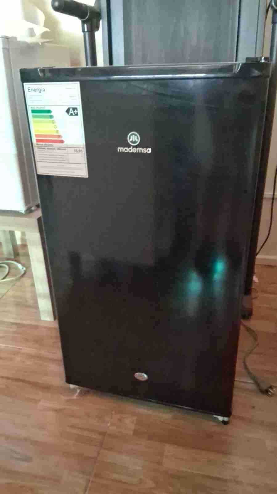 Frigobar Mademsa negro