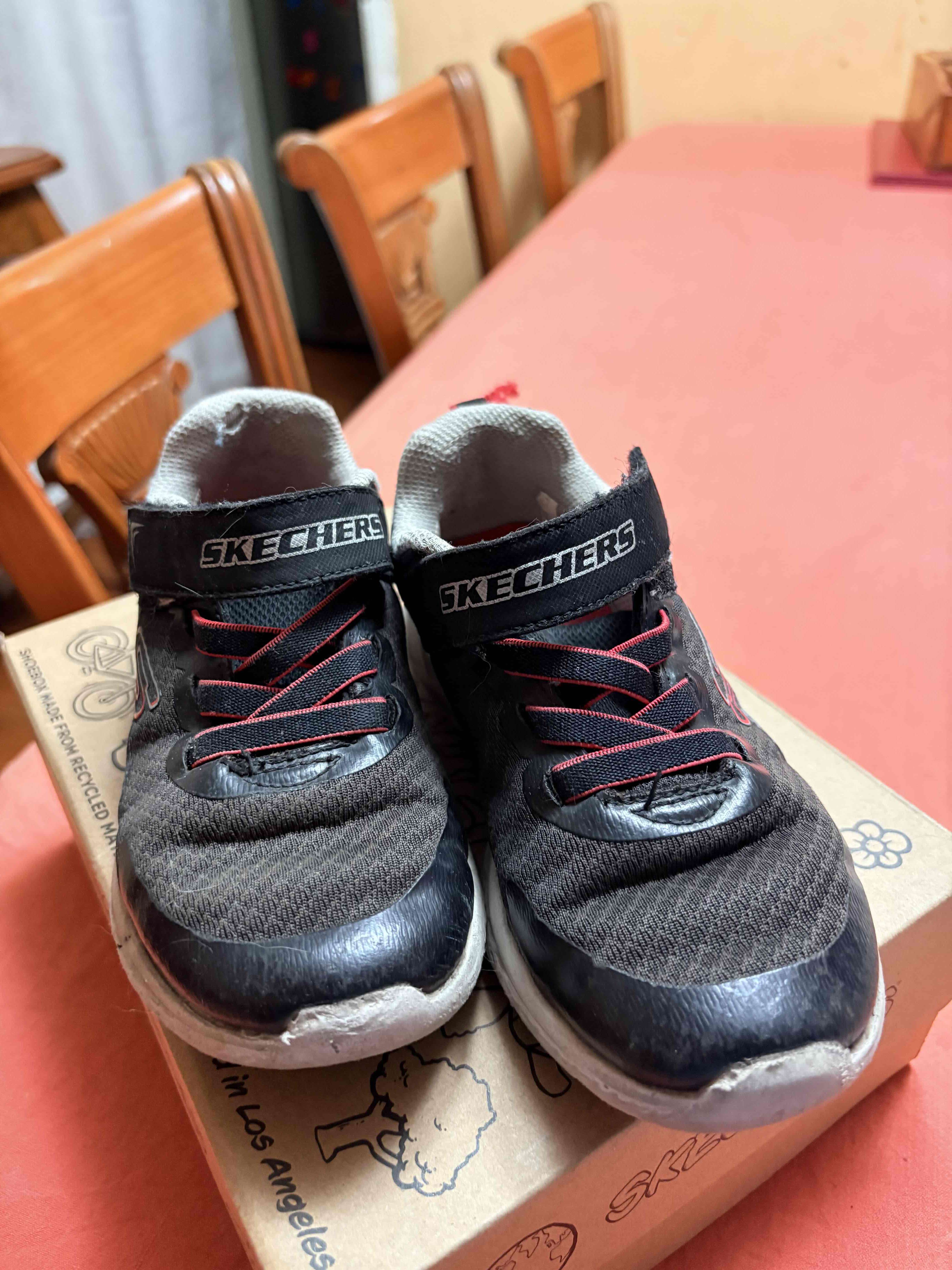 Zapatillas Skechers negras para niños talla 29 - miniatura 3