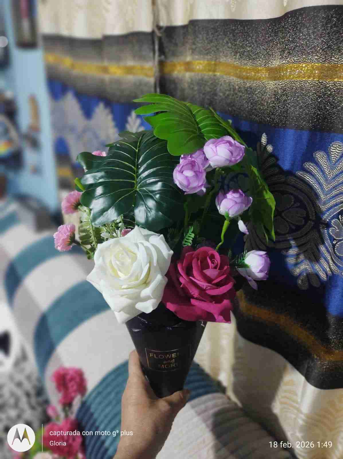 Cono para flores negro elegante y blanco elegante - miniatura 6