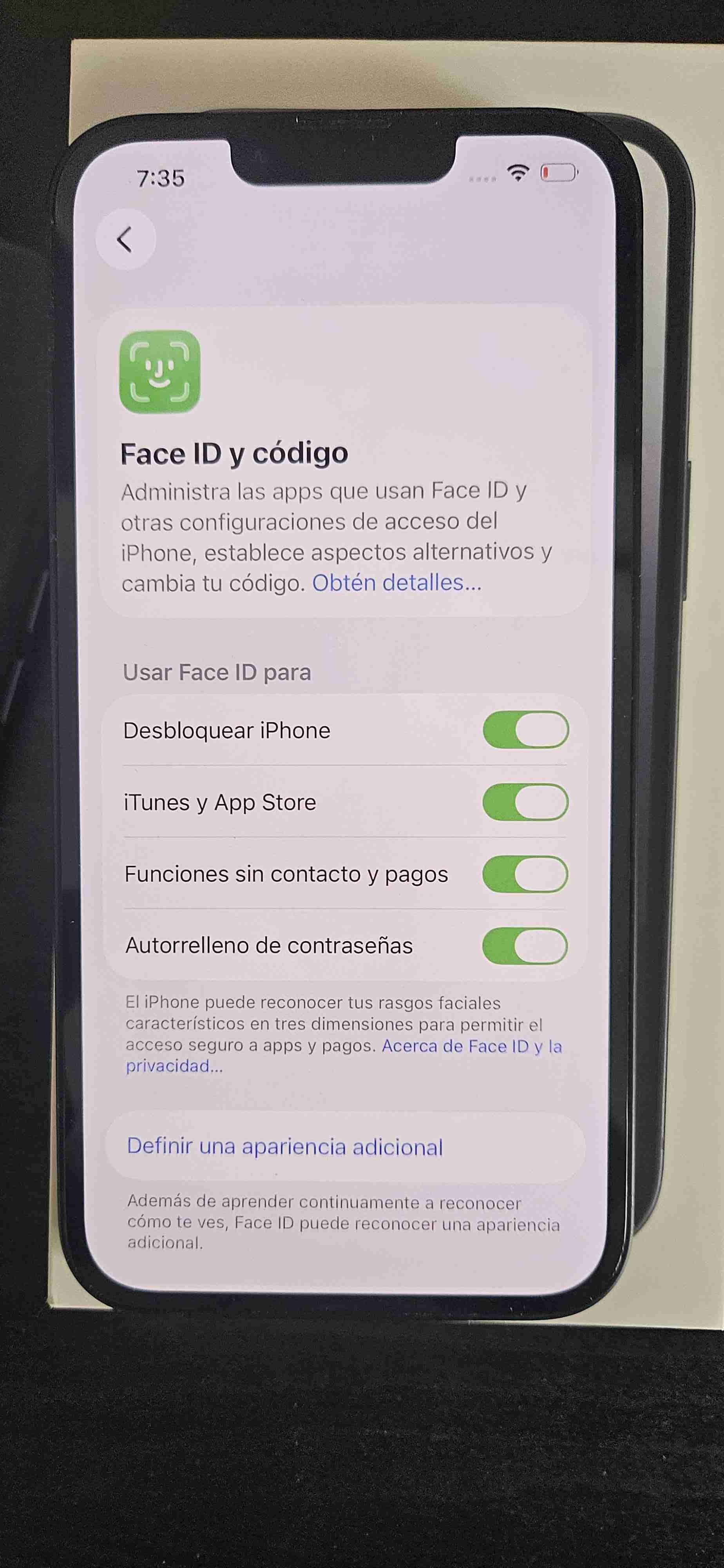 iPhone 16e con 100% de bateria - miniatura 5